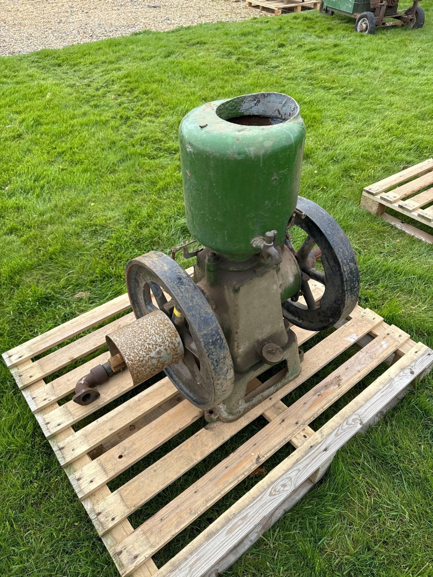 Lister Junior petrol stationary engine. Serial No: 3891DH7 NB: Starting handle in office - Image 2 of 3