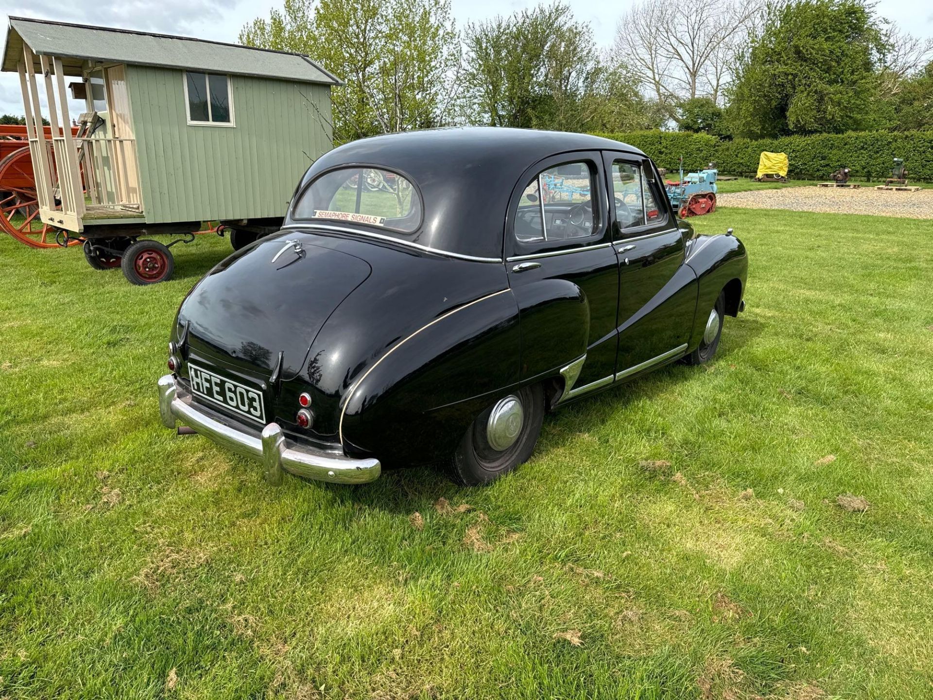 1954 Austin A40 Somerset black saloon car with 1200cc petrol engine, red leather interior and spare - Bild 24 aus 24