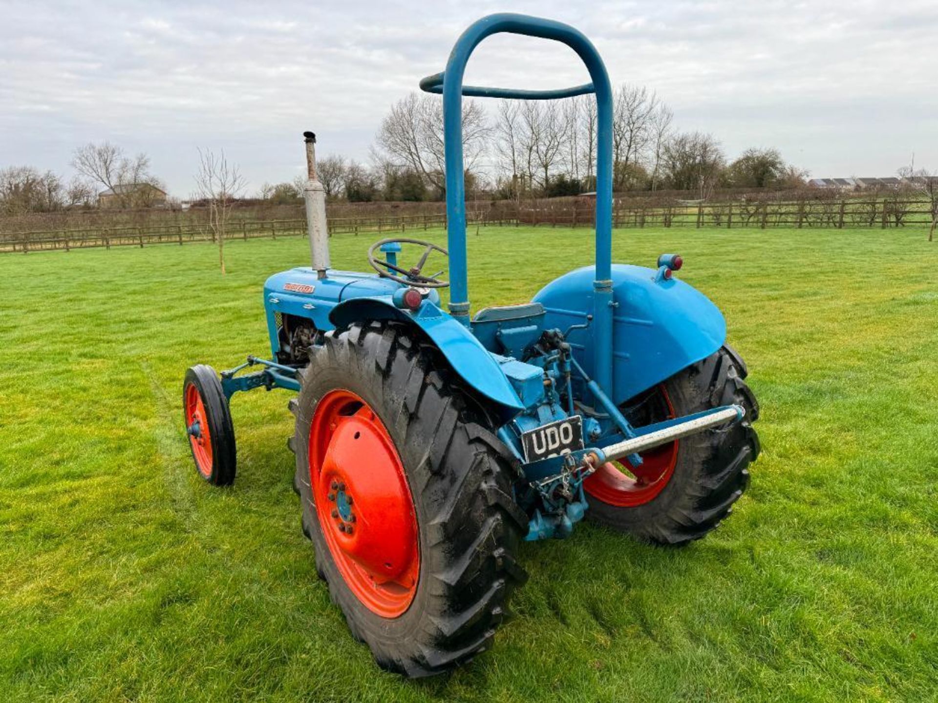 1962 Fordson Dexta 2wd diesel tractor with pick up hitch, rear linkage and rollbar on 12.4/11-28 rea - Image 13 of 14