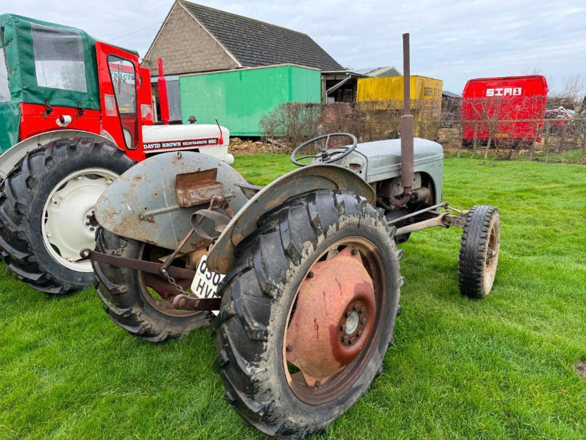 1949 Ferguson TED 2wd petrol paraffin tractor with rear linkage and PUH on 10.00-28 rear and 6.50-16 - Image 6 of 12