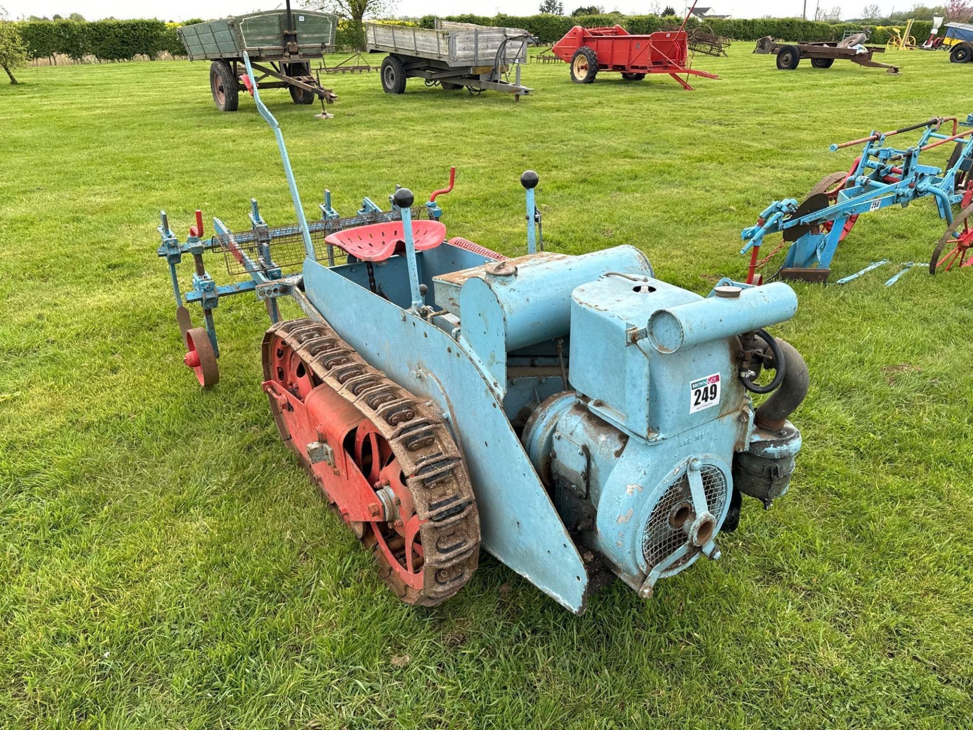 Ransomes MG5 metal tracked crawler with petrol paraffin engine and 4' mounted cultivator - Image 4 of 9