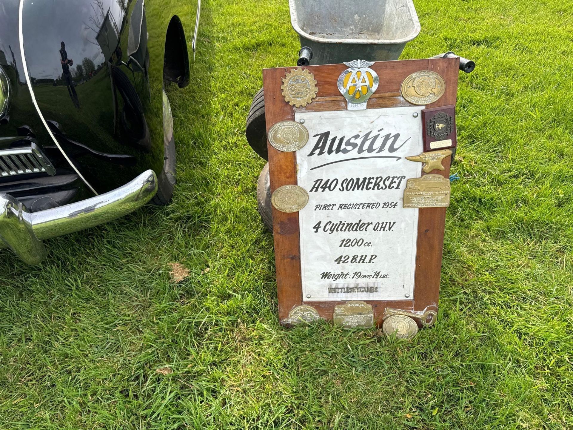 1954 Austin A40 Somerset black saloon car with 1200cc petrol engine, red leather interior and spare - Bild 2 aus 24