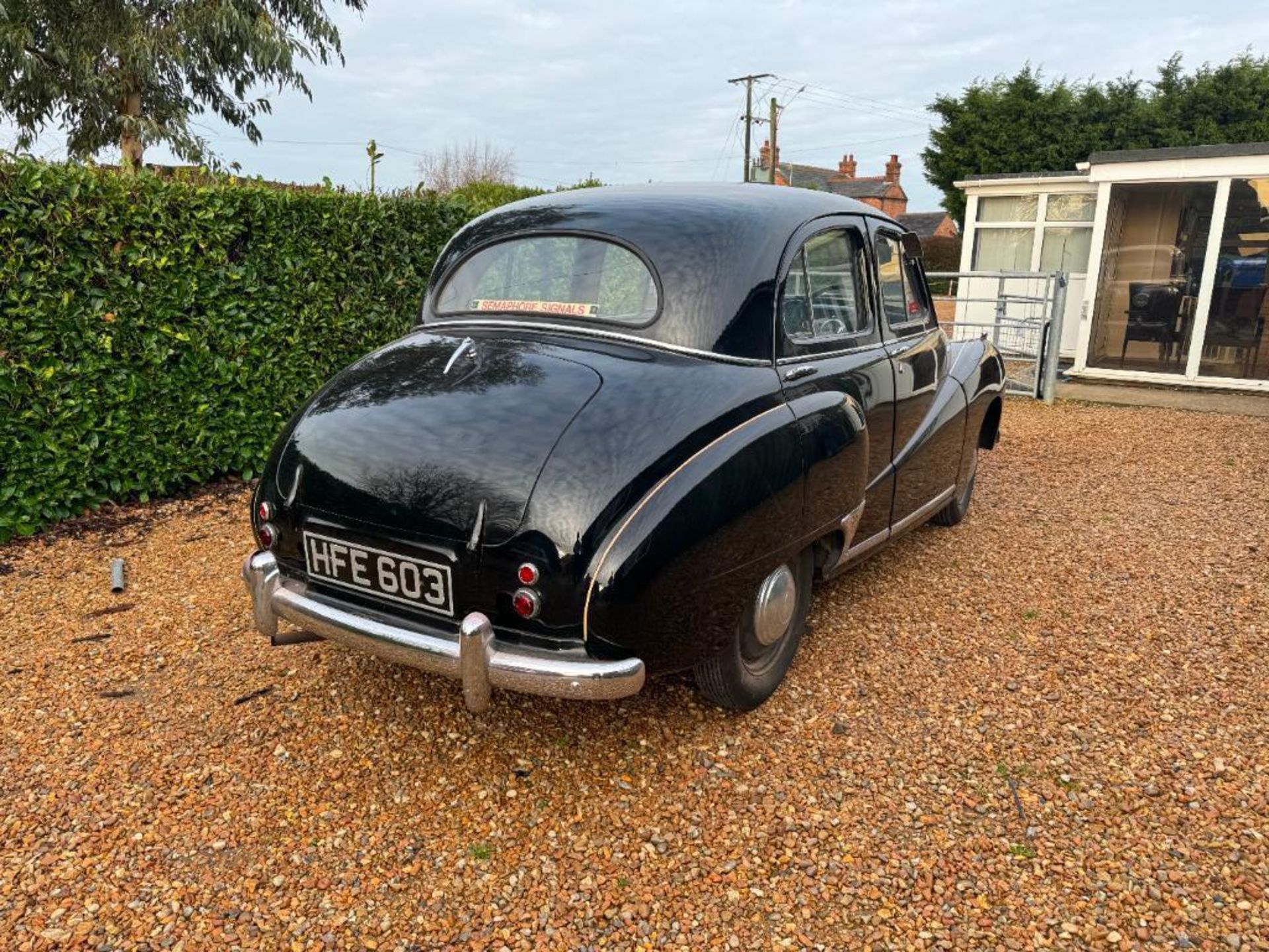 1954 Austin A40 Somerset black saloon car with 1200cc petrol engine, red leather interior and spare - Bild 7 aus 24