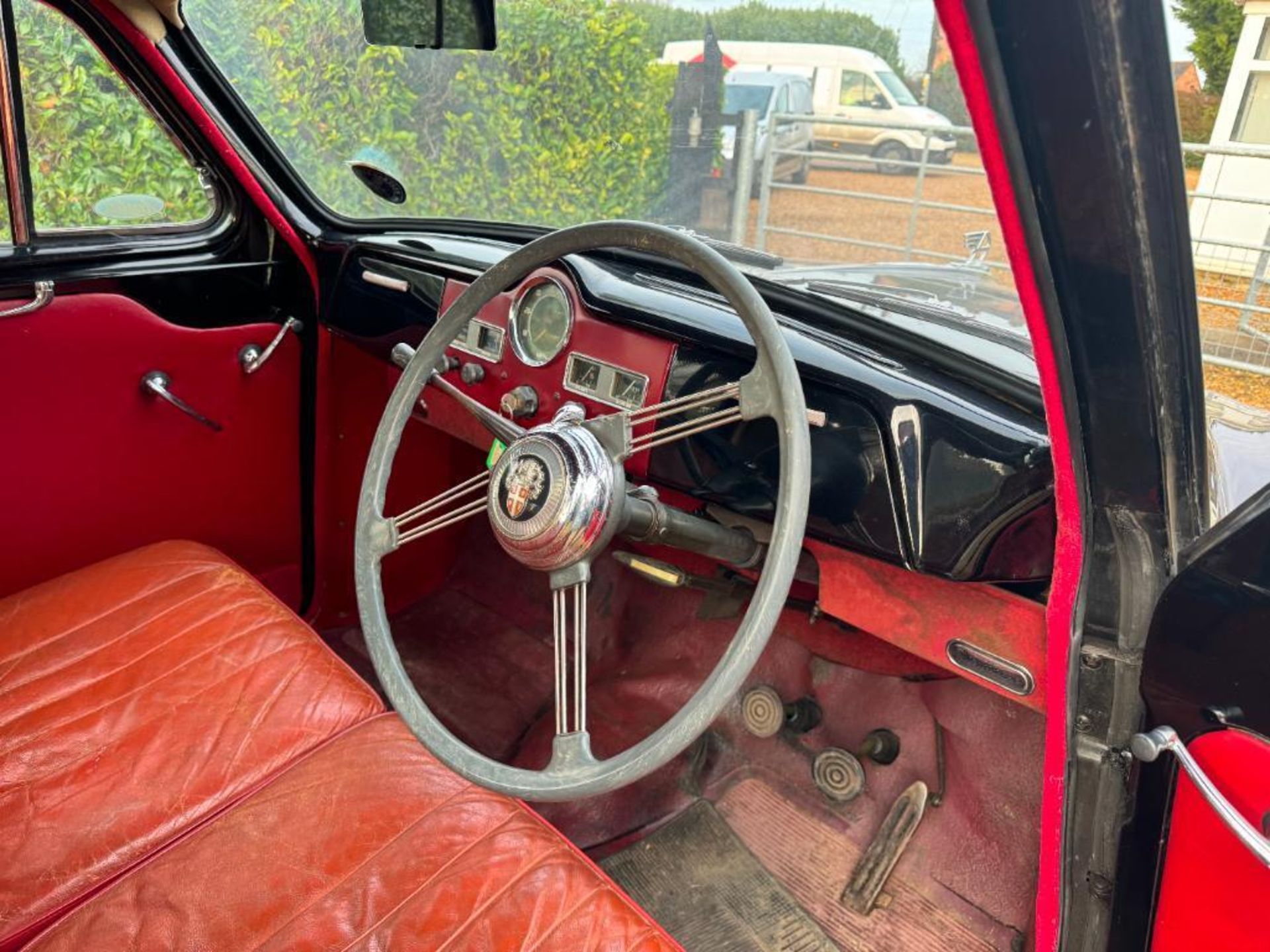 1954 Austin A40 Somerset black saloon car with 1200cc petrol engine, red leather interior and spare - Bild 13 aus 24