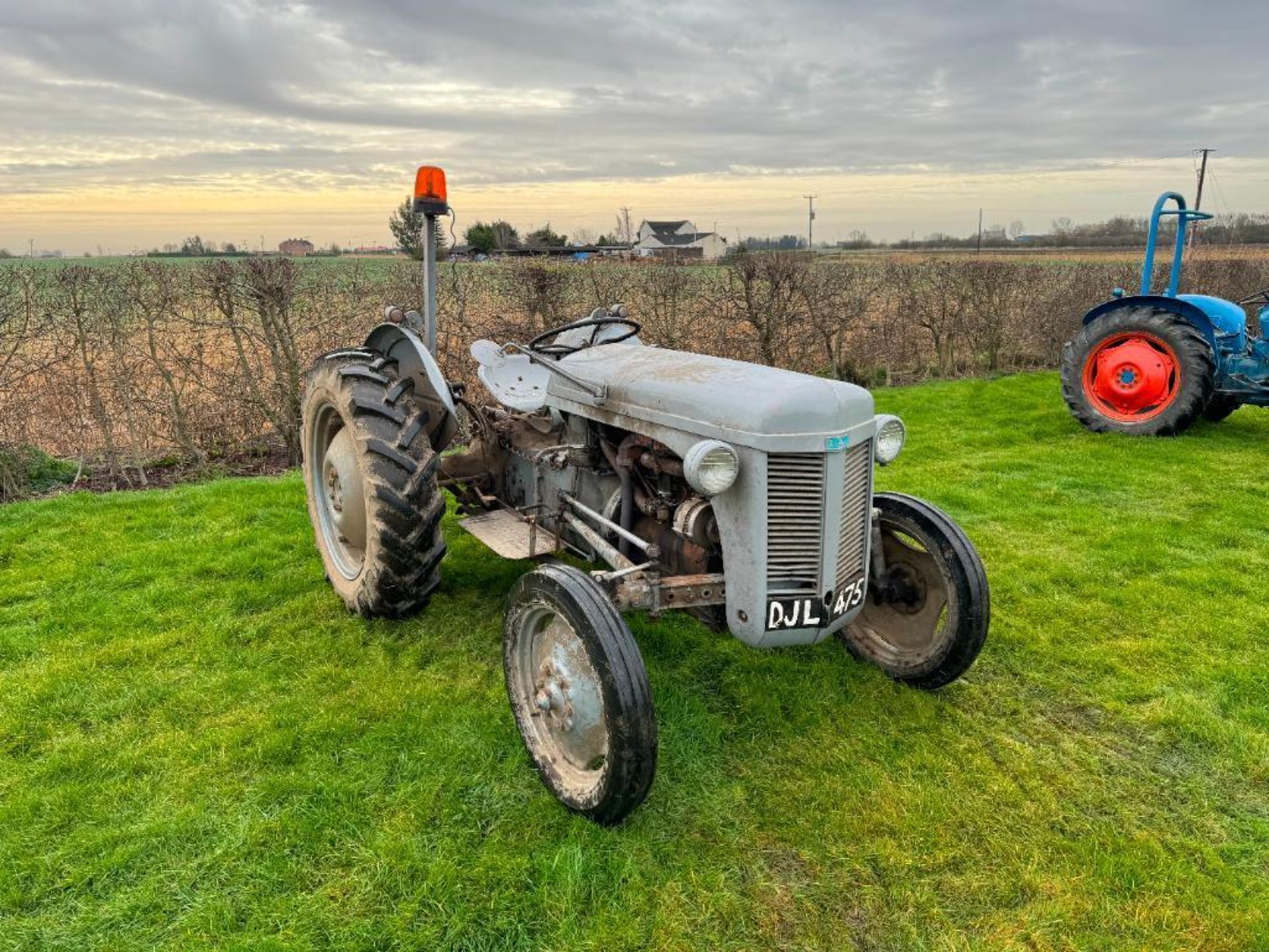 1950 Ferguson TEA 2wd petrol paraffin tractor with rear linkage and hitch on 10-28 rear and 4.00-19 - Image 14 of 19