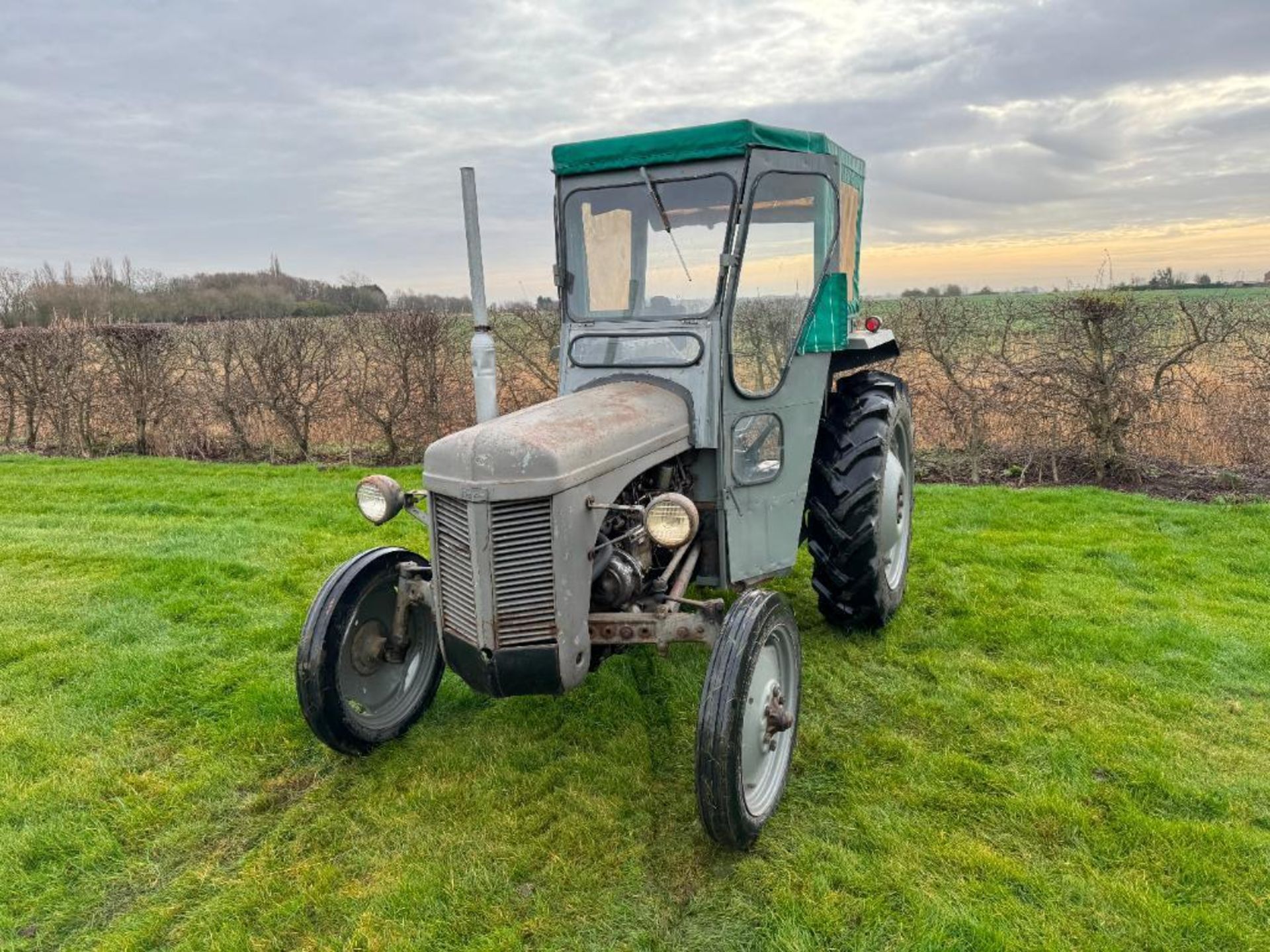 1954 Ferguson TEF 2wd diesel tractor with canvas cab, pick up hitch and rear linkage on 11.2-28 rear - Bild 3 aus 16