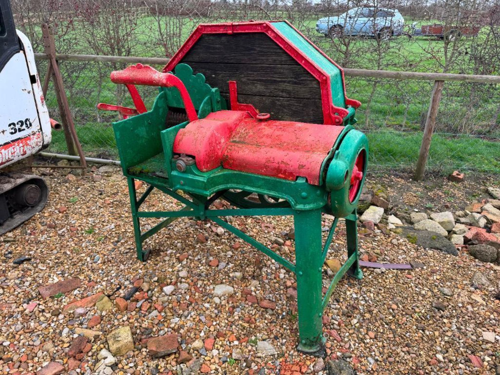 Heavy duty chaff cutter, belt driven