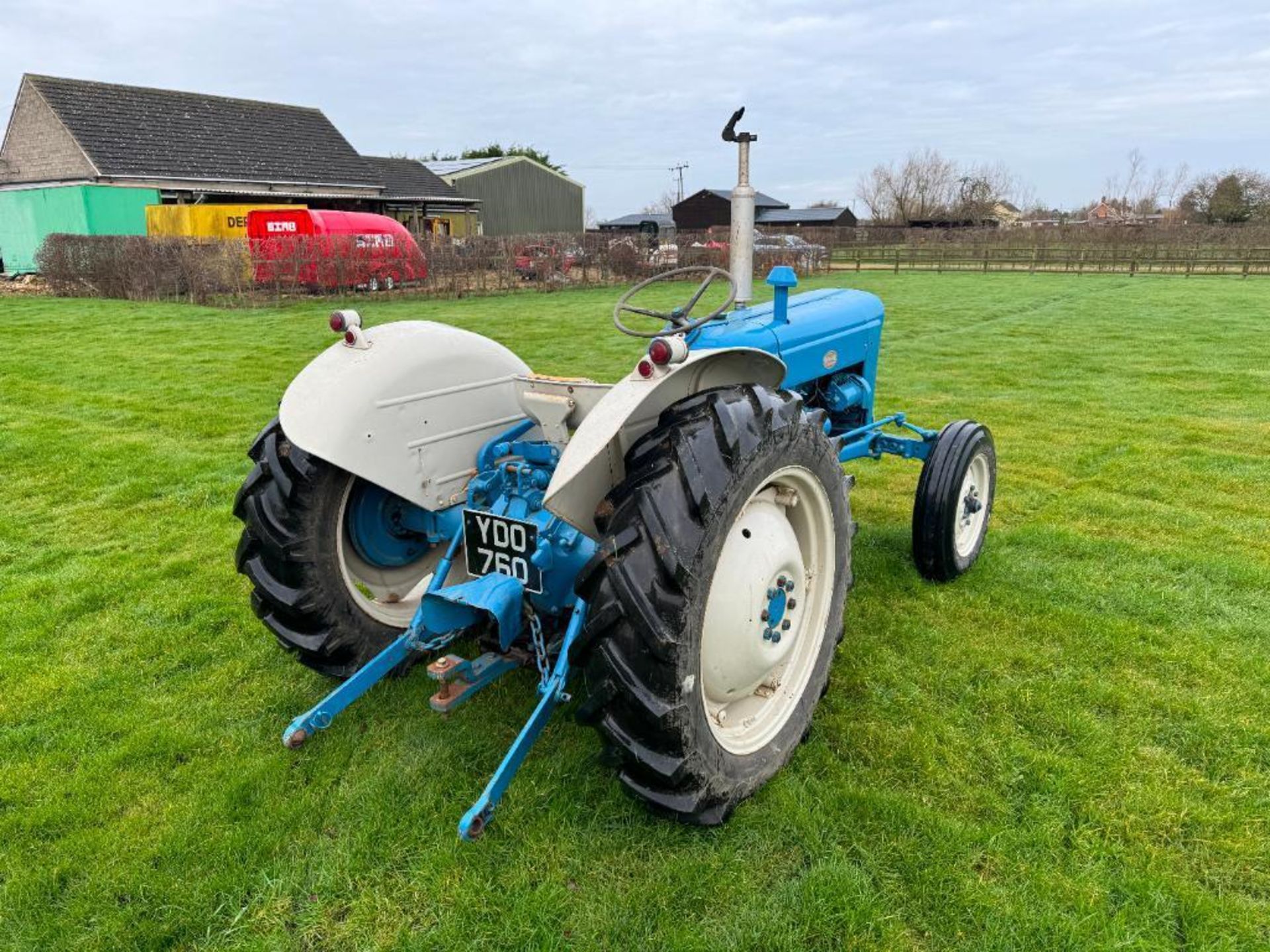 1964 Fordson Super Dexta 2wd diesel tractor with rear linkage, drawbar and PTO on 11.2/28 rear and 6 - Bild 7 aus 12