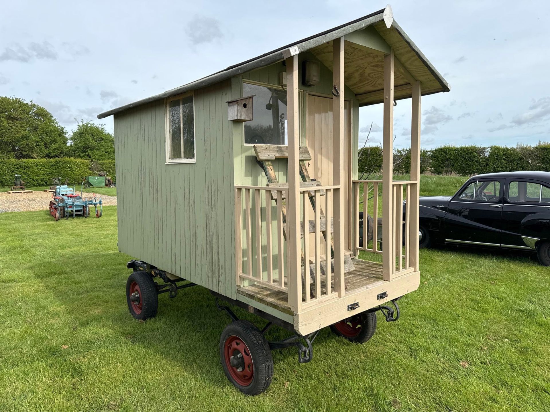 Shephards/garden wooden hut 10' x 4'6" on 4 wheel trailer - Image 2 of 3