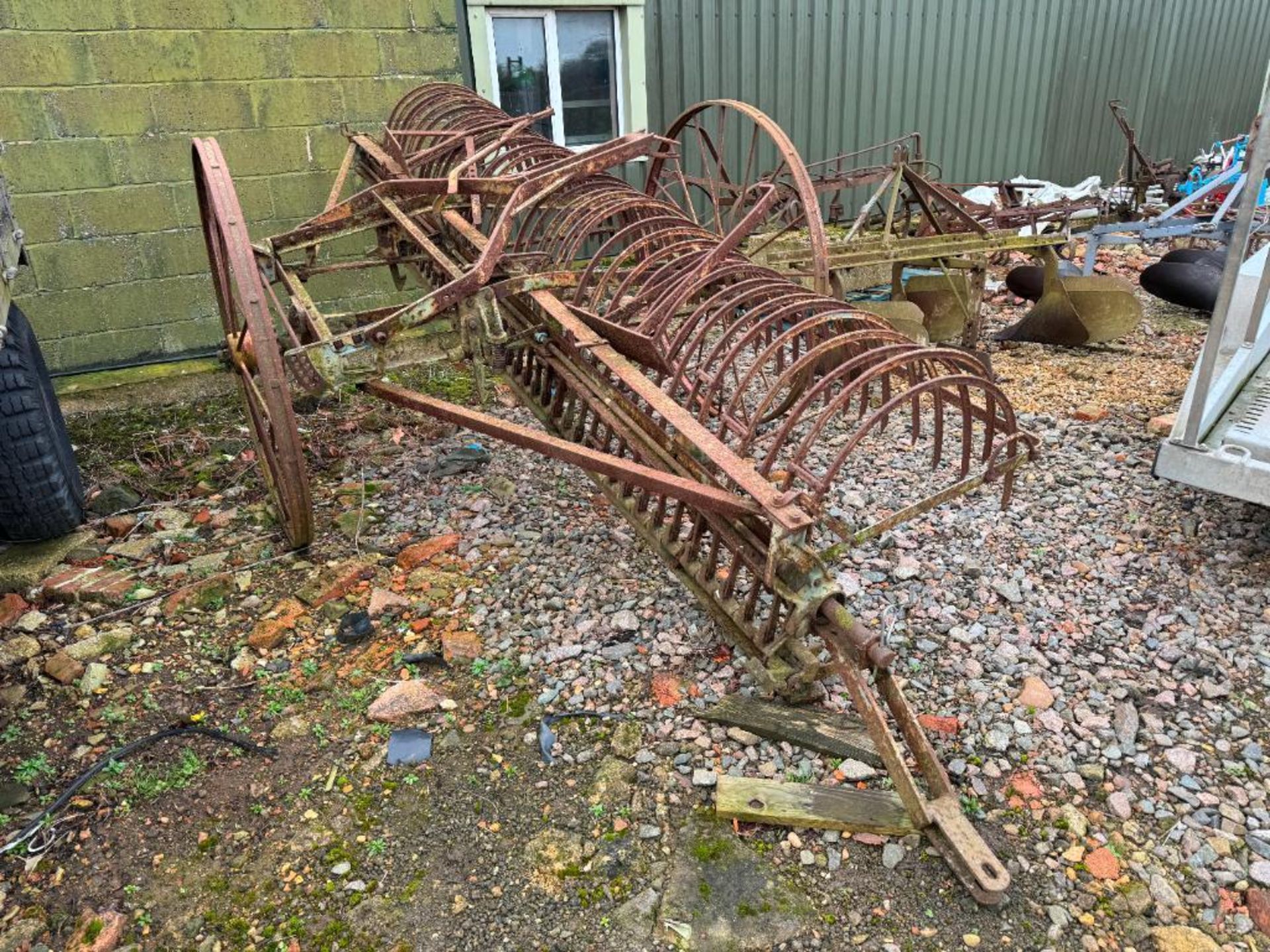 Lister Blackstone trailed hay rake - Image 2 of 2