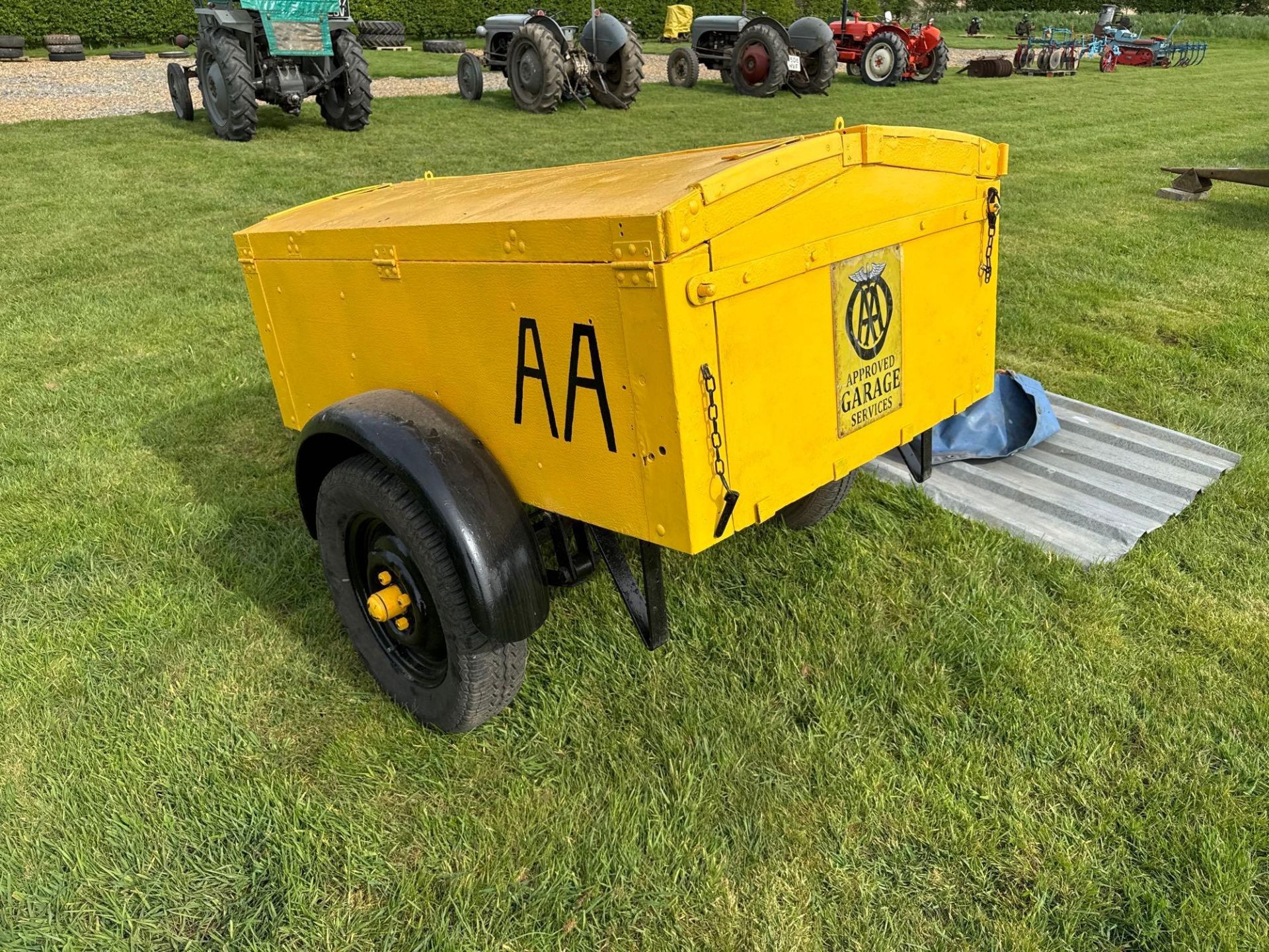 AA Tool trailer 5' x 3' single axle on 165/85R14 wheels and tyres. NB: Brass caps in office - Bild 3 aus 3