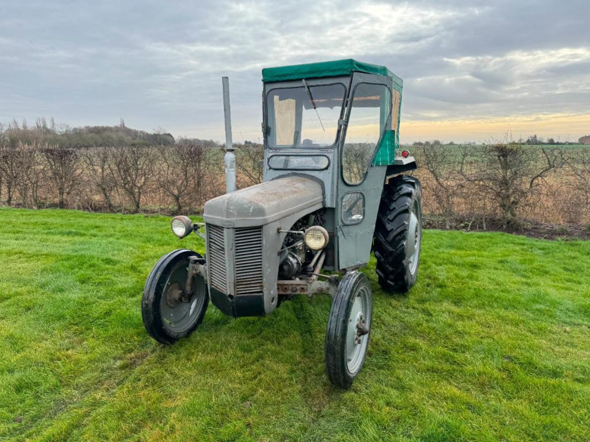 1954 Ferguson TEF 2wd diesel tractor with canvas cab, pick up hitch and rear linkage on 11.2-28 rear - Bild 2 aus 16