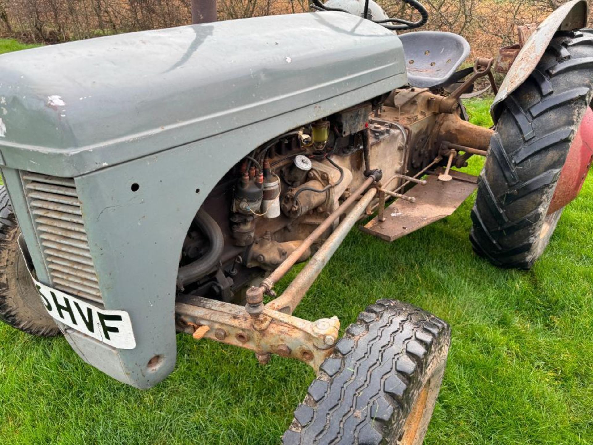 1949 Ferguson TED 2wd petrol paraffin tractor with rear linkage and PUH on 10.00-28 rear and 6.50-16 - Image 8 of 12