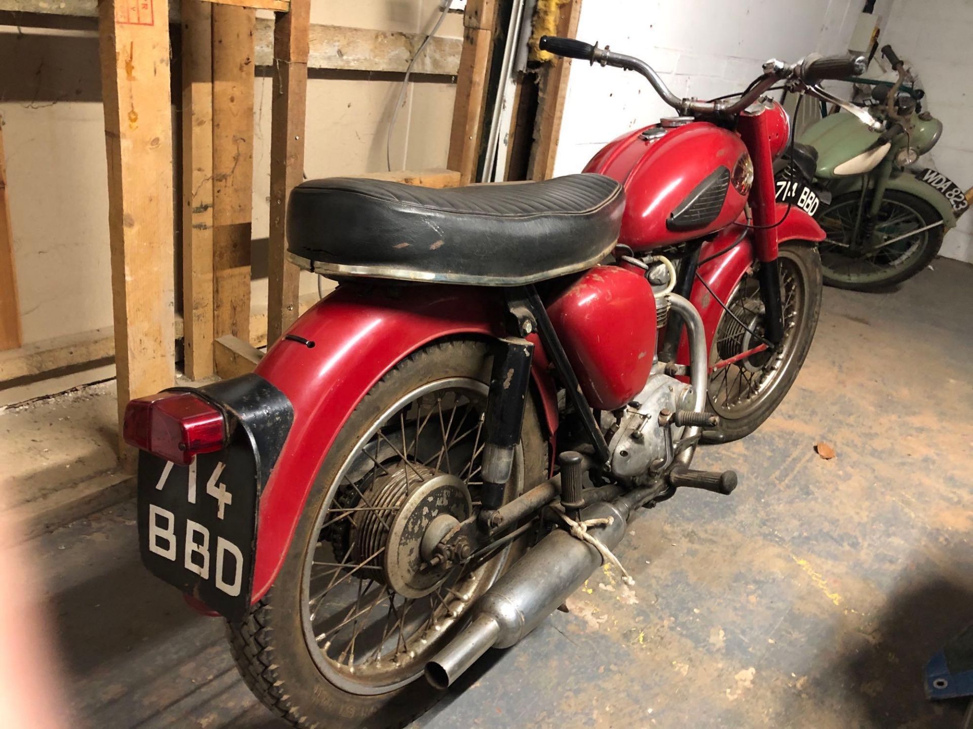 1962 BSA C15 250cc motorbike. Reg No: 714 BBD. Serial No: C15 29929. Mileage: 5,799 (showing). NB: N - Image 2 of 2