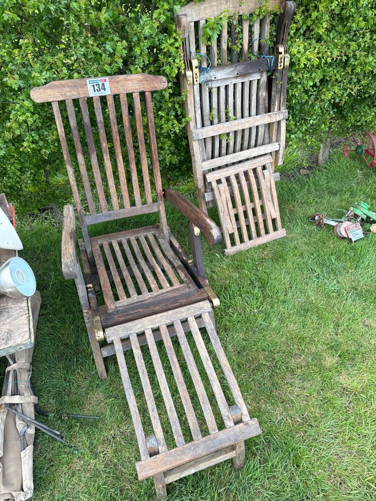 2No patio chairs