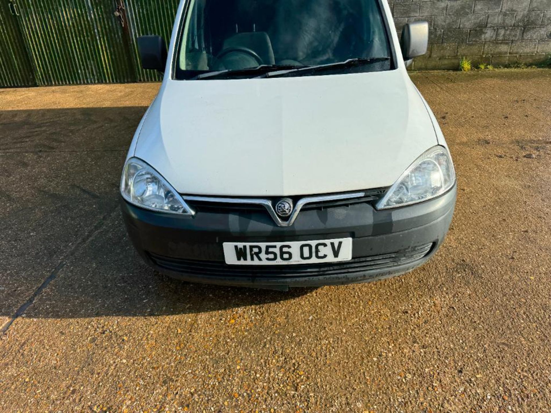 2007 Vauxhall Combo CDTi 2wd diesel van, manual, roof rack and internal racking on 185/60R15 wheels - Image 3 of 18