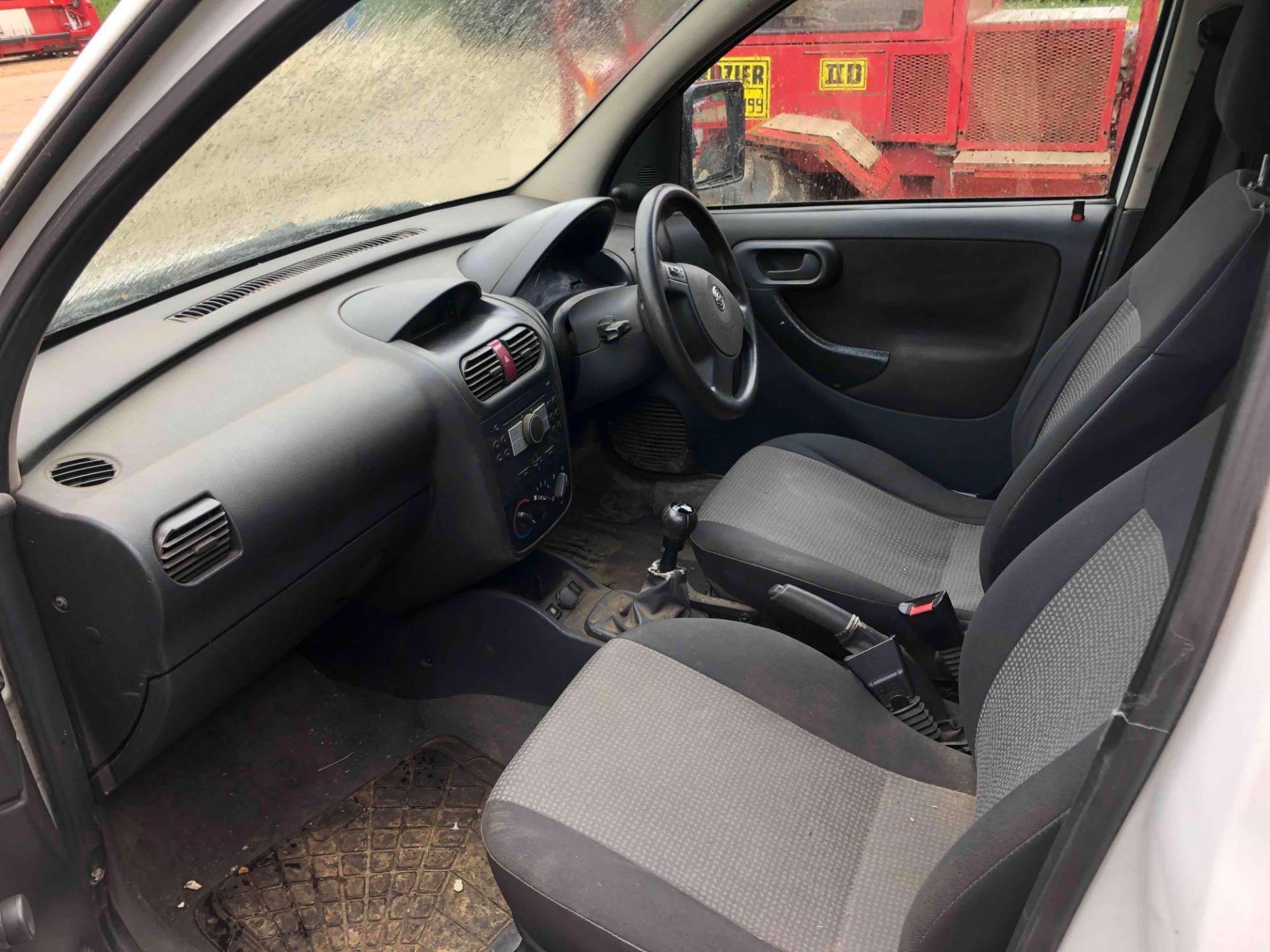 2007 Vauxhall Combo CDTi 2wd diesel van, manual, roof rack and internal racking on 185/60R15 wheels - Image 18 of 18