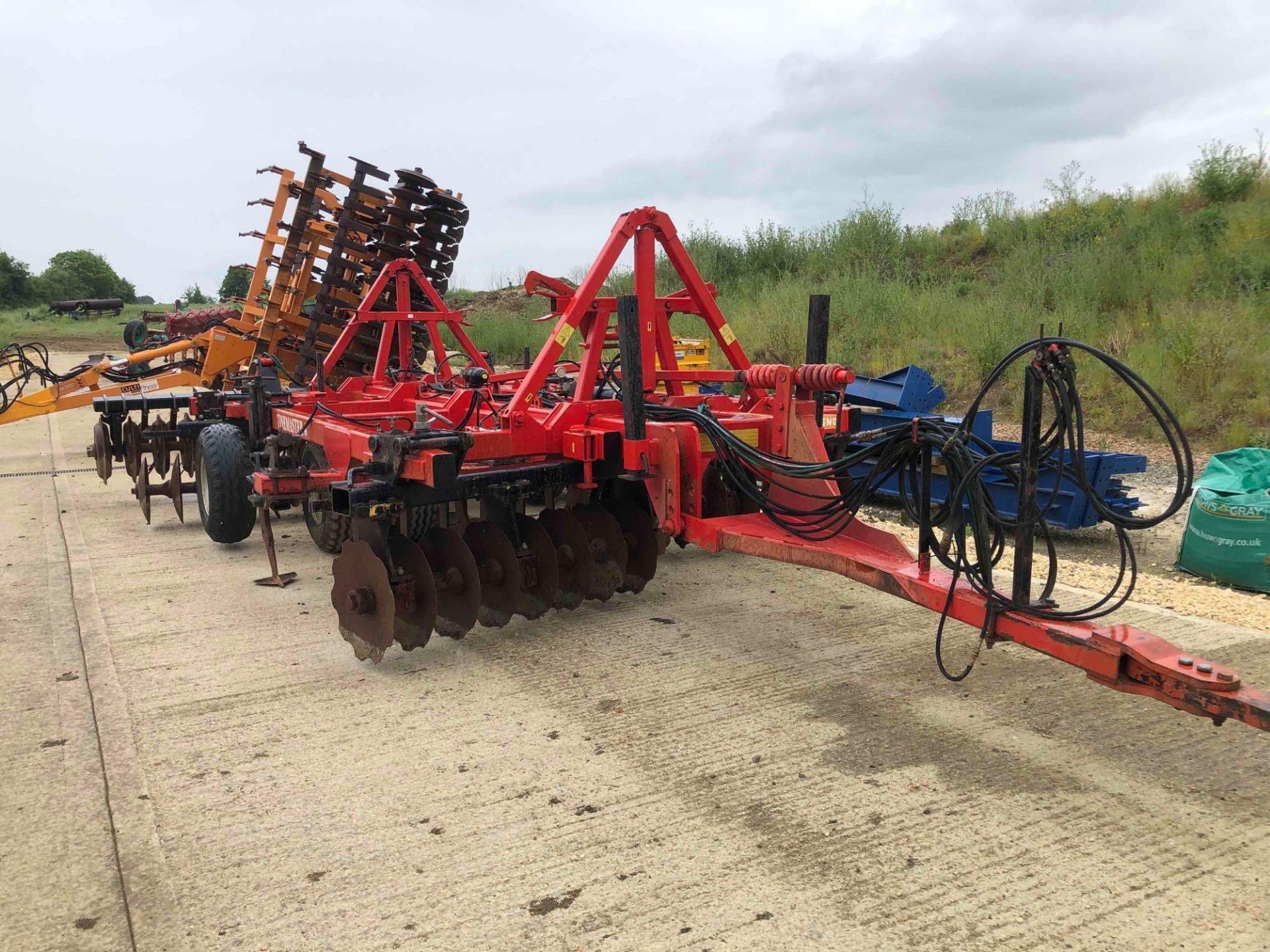 2002 Quivogne TM36 3.8m Tinemaster hydraulic folding cultivator with leading discs, 7 hydraulic rese - Image 15 of 15