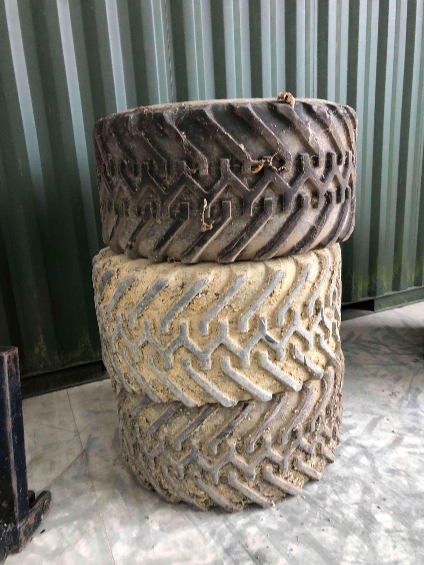 3No 48-25.00-20 tyres