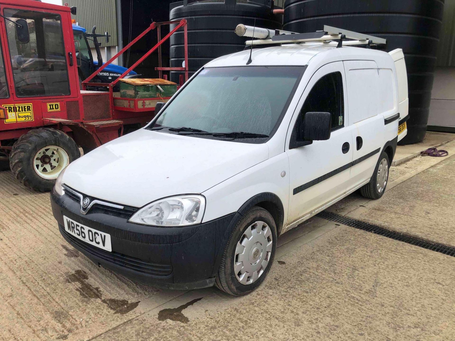 2007 Vauxhall Combo CDTi 2wd diesel van, manual, roof rack and internal racking on 185/60R15 wheels - Image 15 of 18