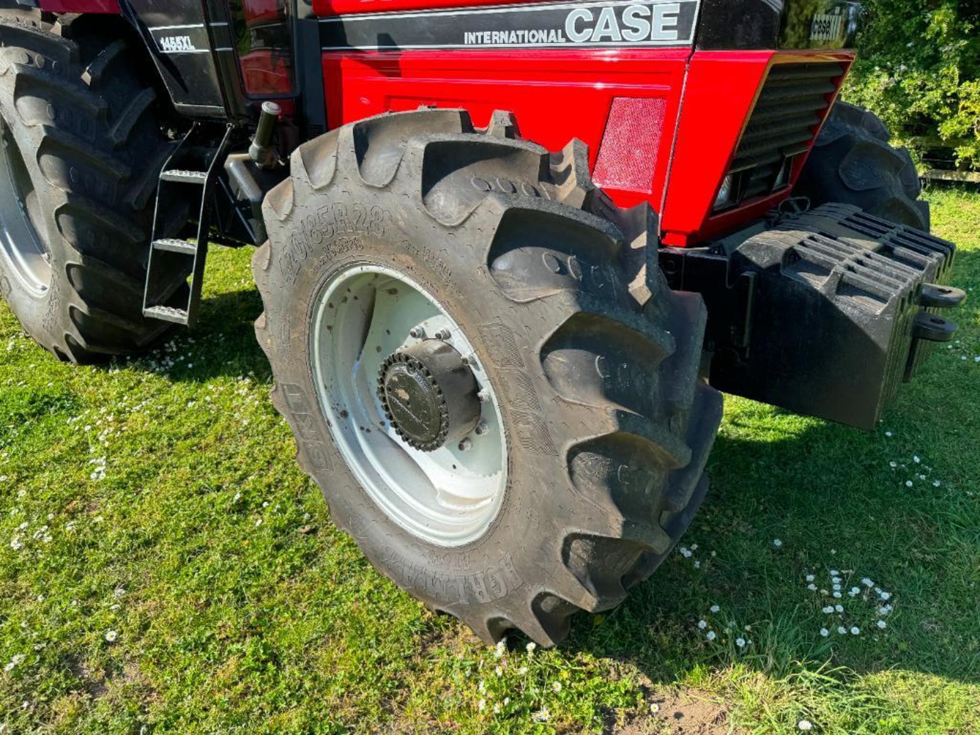 1987 Case International 1455XL 4wd tractor with 14no front wafer weights, 2 manual double acting spo - Image 6 of 26