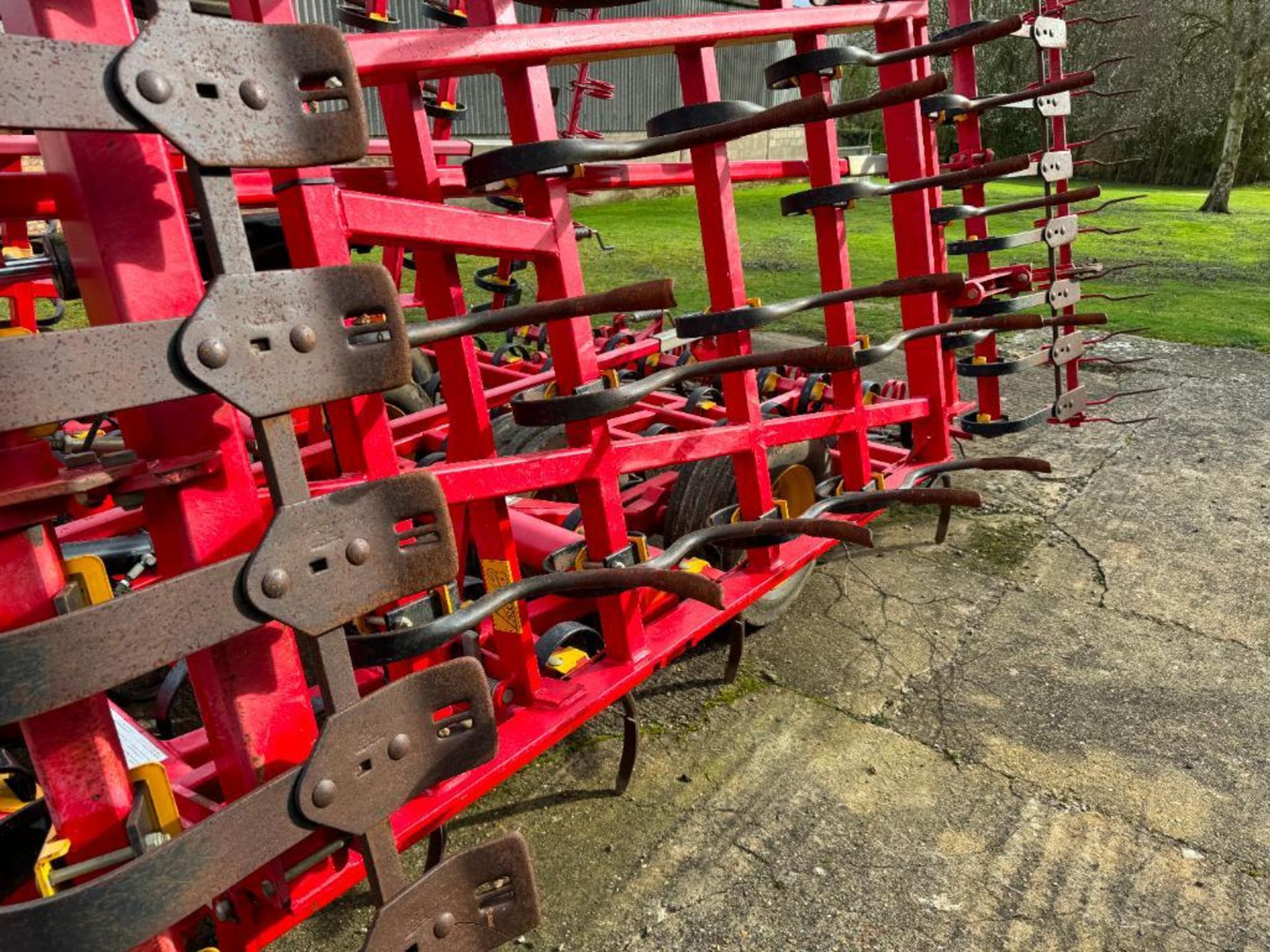 2011 Vaderstad NZ Aggressive NZA800 8m hydraulic folding springtine cultivator with leading paddles, - Image 4 of 9
