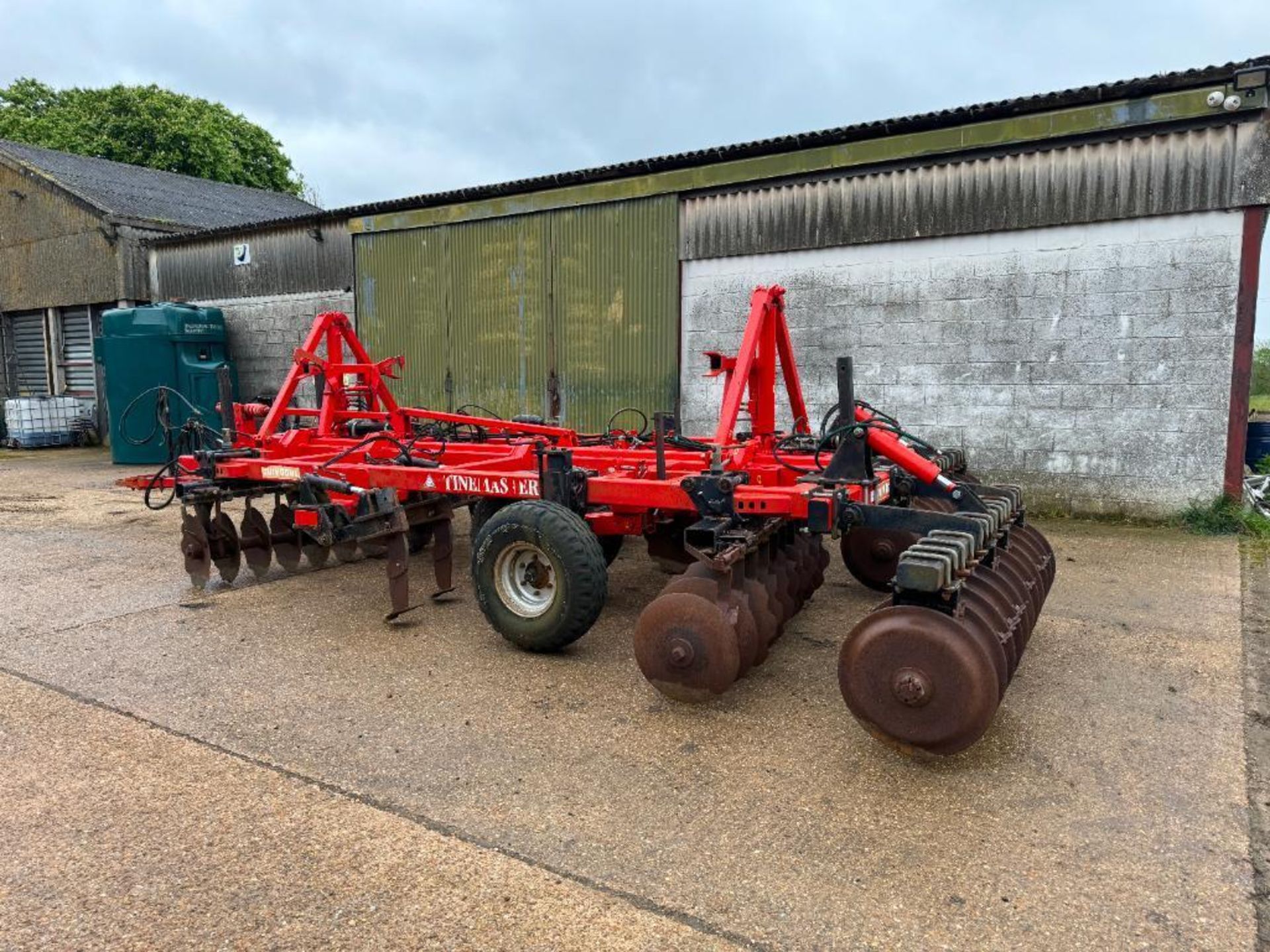 2002 Quivogne TM36 3.8m Tinemaster hydraulic folding cultivator with leading discs, 7 hydraulic rese - Image 8 of 15