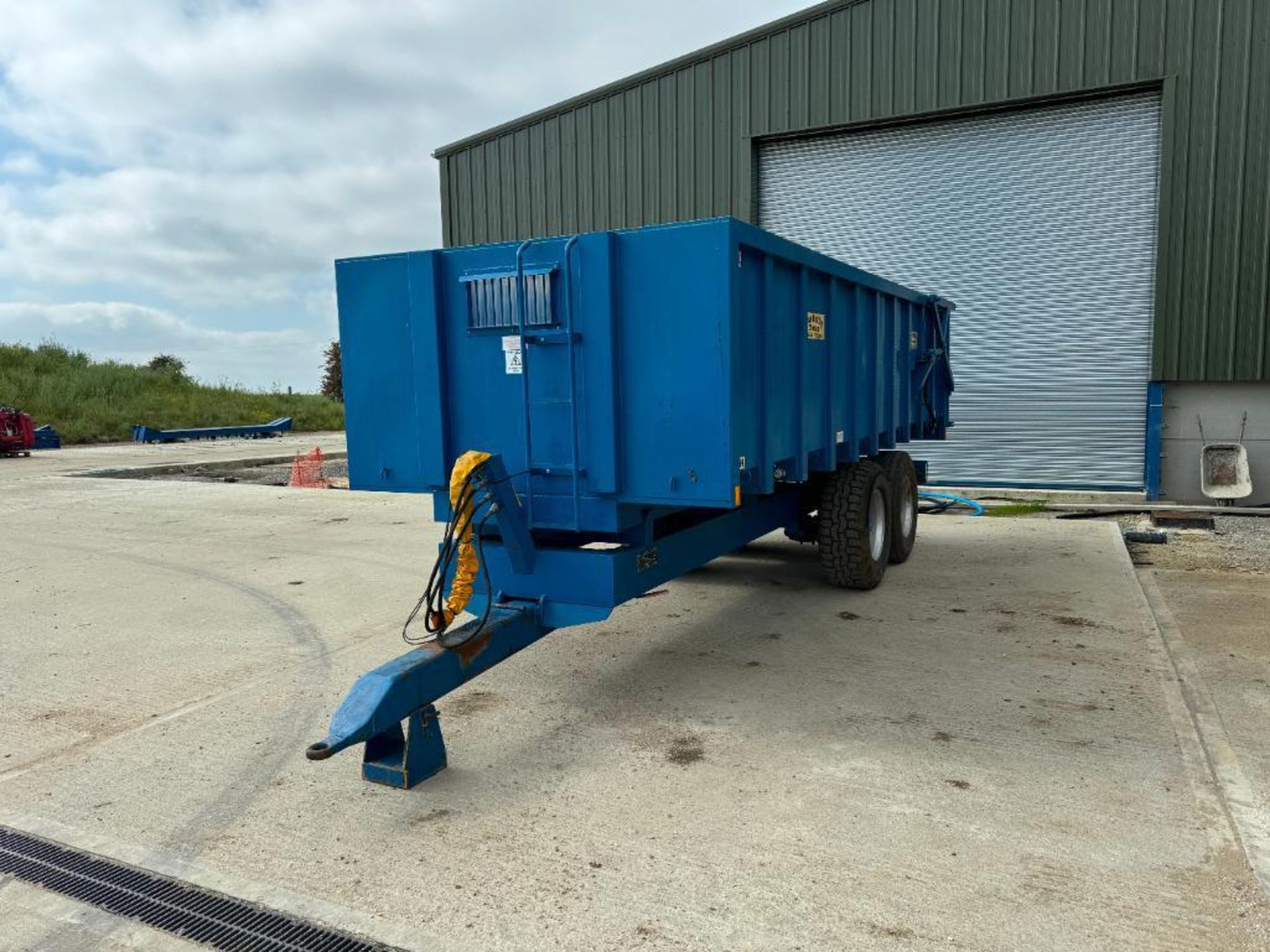 2010 Easterby ET14 15t twin axle grain trailer with sprung drawbar, hydraulic tailgate and grain chu - Image 7 of 14