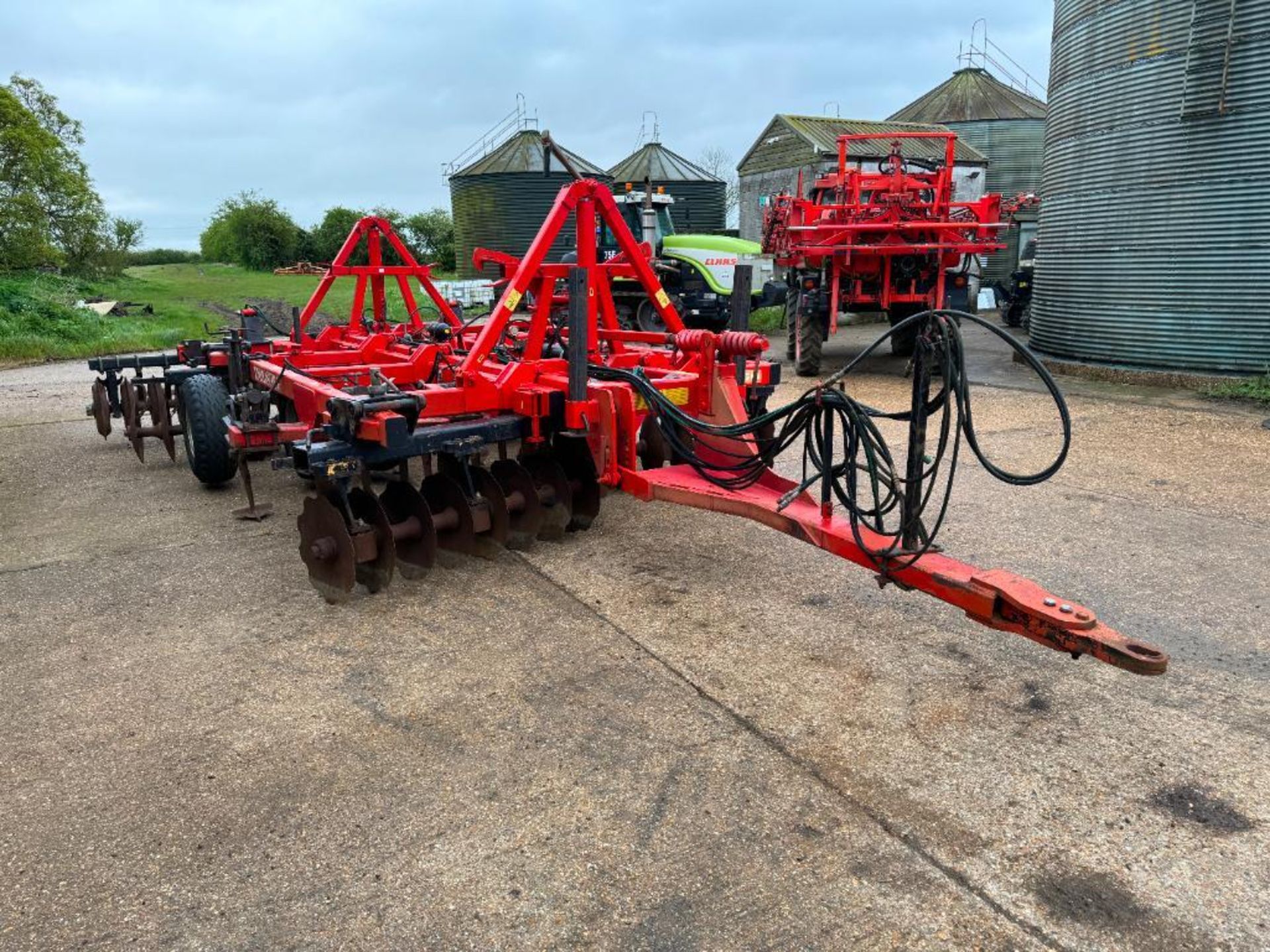 2002 Quivogne TM36 3.8m Tinemaster hydraulic folding cultivator with leading discs, 7 hydraulic rese - Image 8 of 13