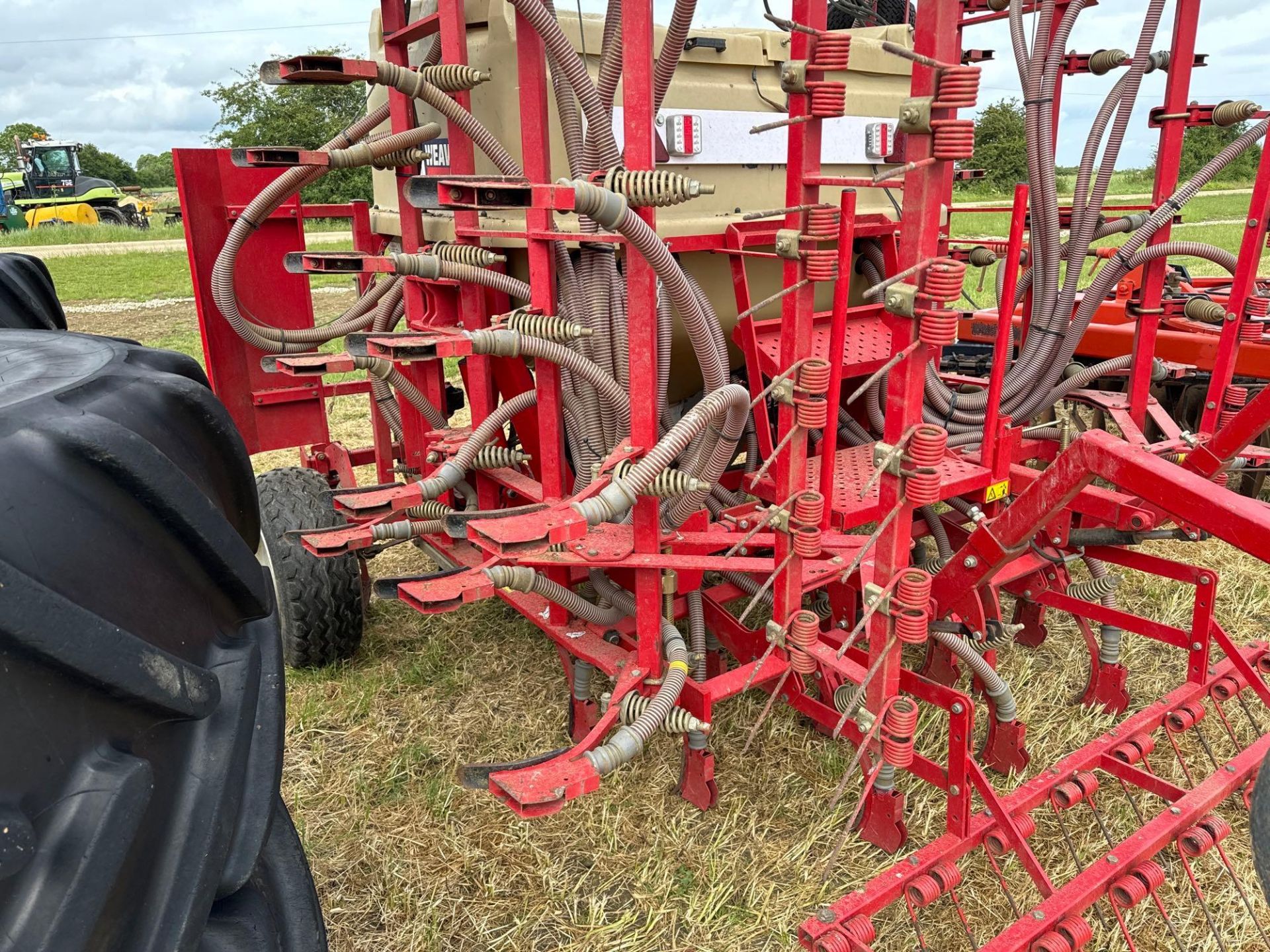 2012 Weaving 6.4m tine drill with hydraulic drive fan, tramline markers, bout markers and wheel trac - Image 9 of 9