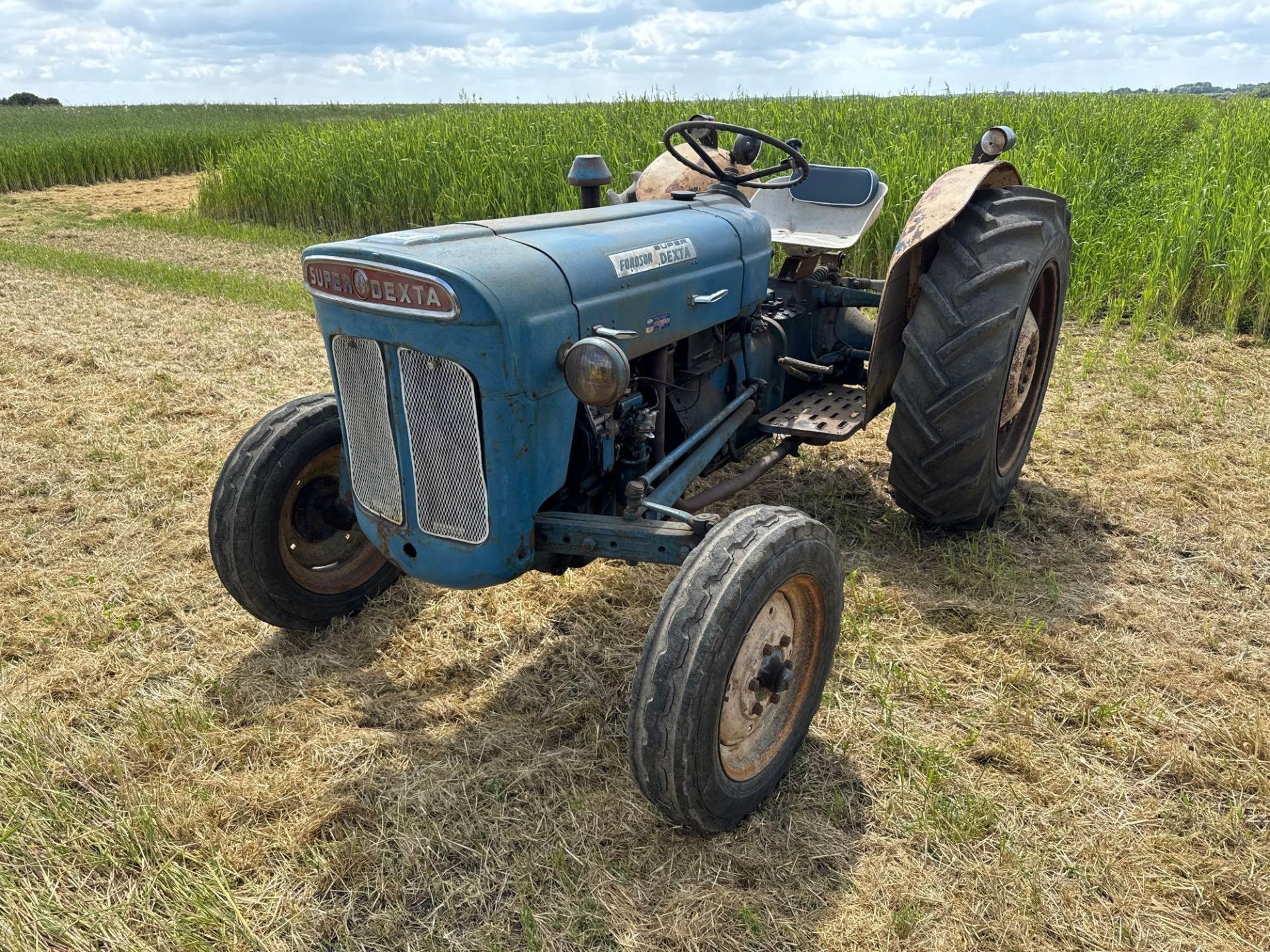 Fordson Super Dexta 2wd diesel tractor with rear linkage, PTO and underslung exhaust on 12.4-28 rear - Image 16 of 16