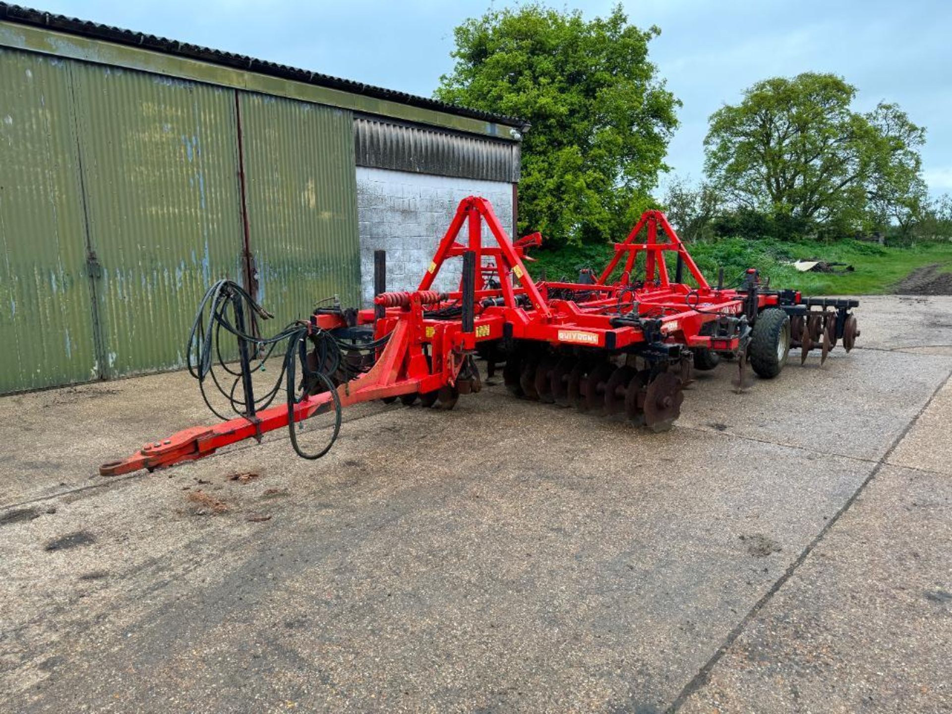 2002 Quivogne TM36 3.8m Tinemaster hydraulic folding cultivator with leading discs, 7 hydraulic rese - Image 2 of 15