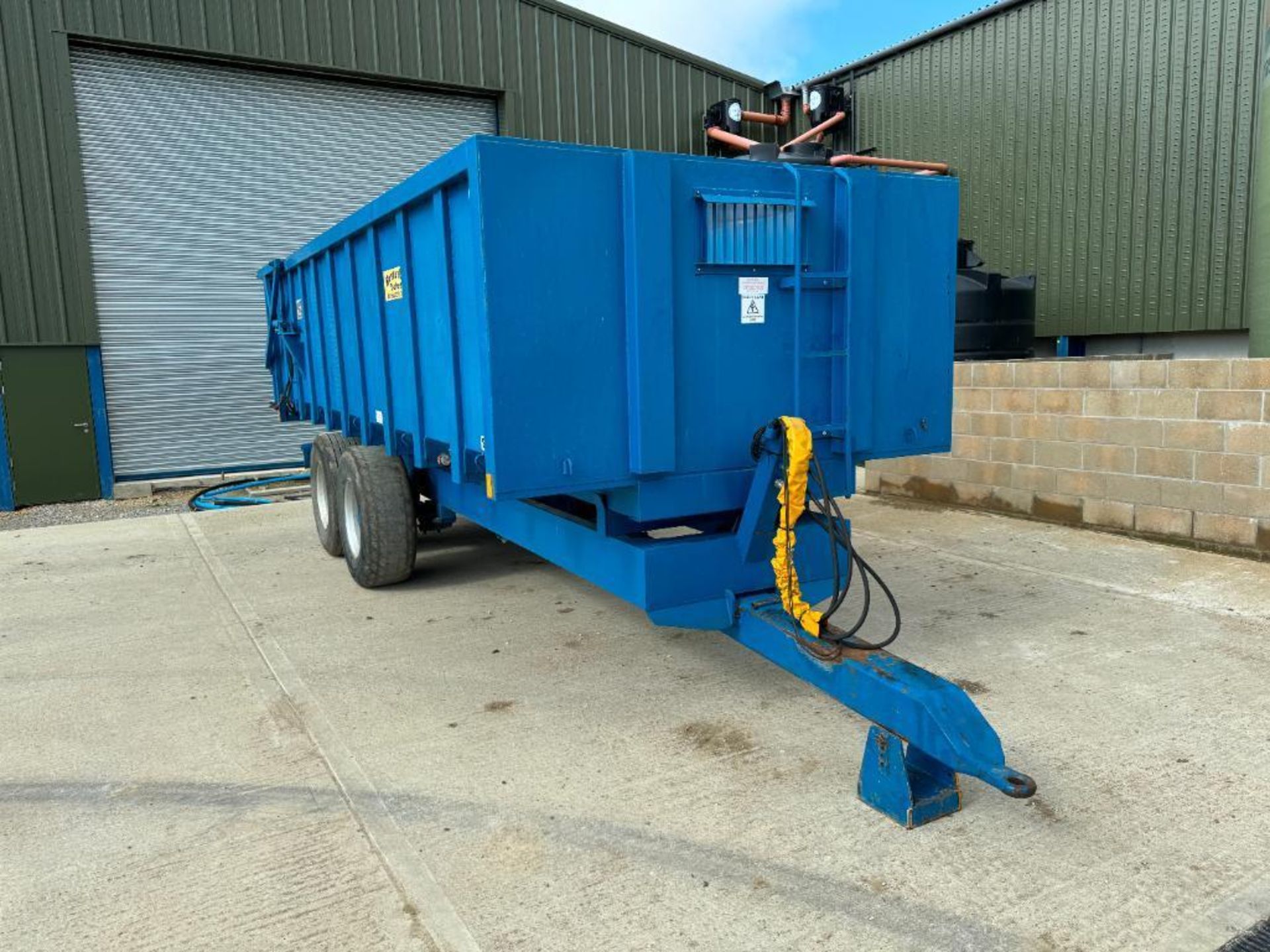 2010 Easterby ET14 15t twin axle grain trailer with sprung drawbar, hydraulic tailgate and grain chu - Image 6 of 14