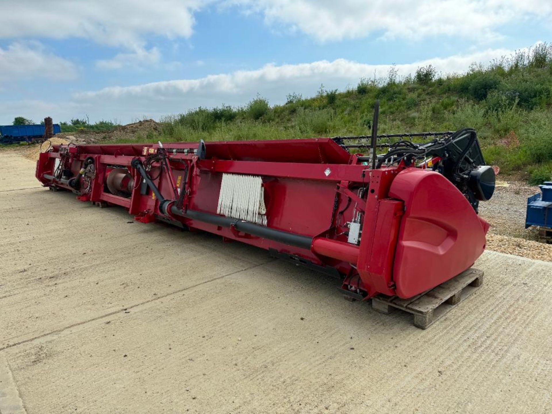 2018 Case 41V 12.5m Varicut header with 2No side knives, lifters. No trolley but will be sold with t