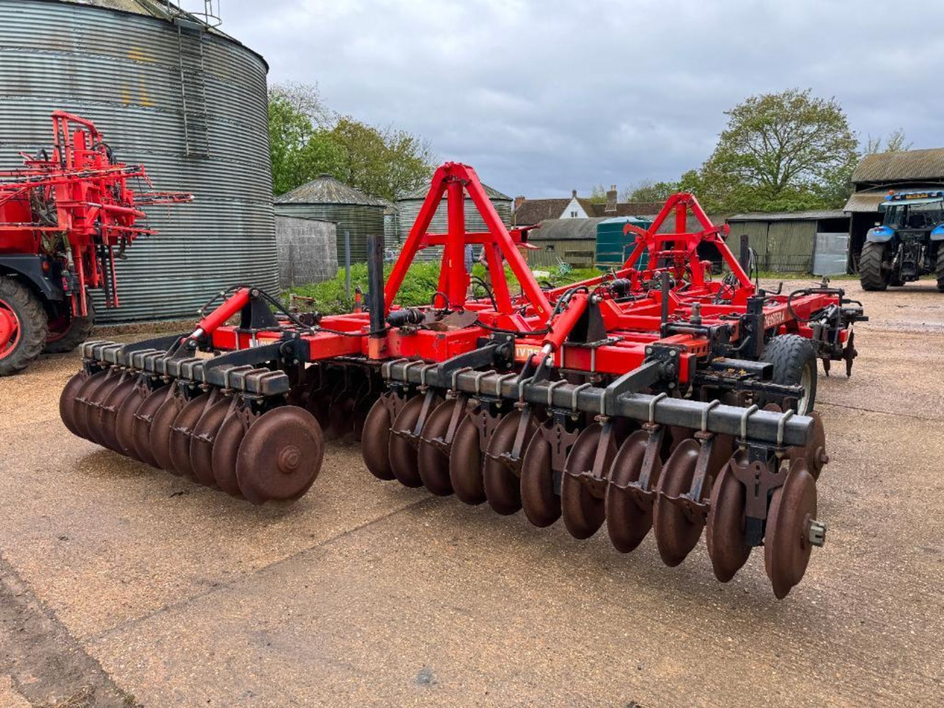 2002 Quivogne TM36 3.8m Tinemaster hydraulic folding cultivator with leading discs, 7 hydraulic rese - Image 14 of 15