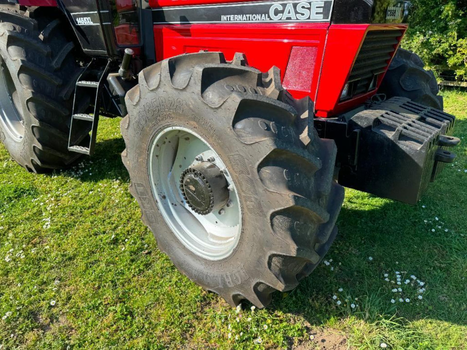 1987 Case International 1455XL 4wd tractor with 14no front wafer weights, 2 manual double acting spo - Image 6 of 27