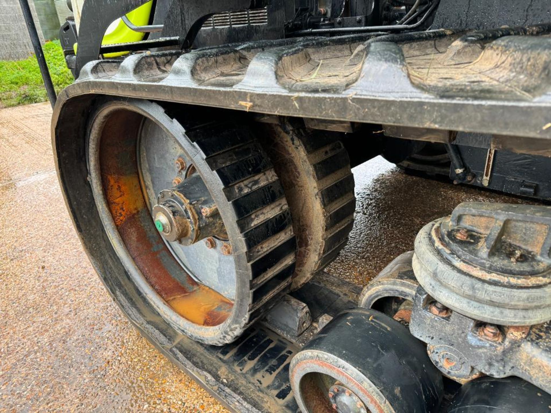 2001 Claas 75E Challenger rubber tracked crawler with 30" tracks, 20No 45kg front wafer weights, 4 m - Bild 6 aus 26