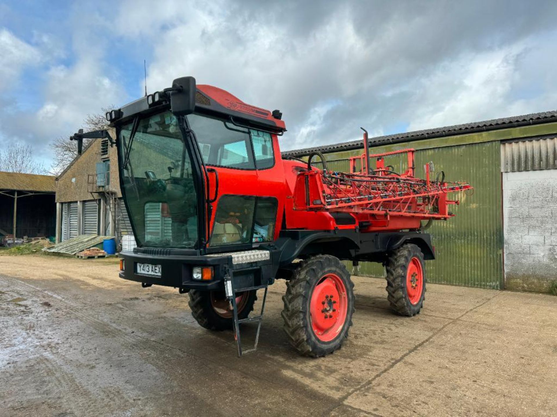 2001 SAM 3000M Lowline self-propelled 24m sprayer with 3000l tank, single line on 12.4R32 wheels and - Bild 2 aus 19