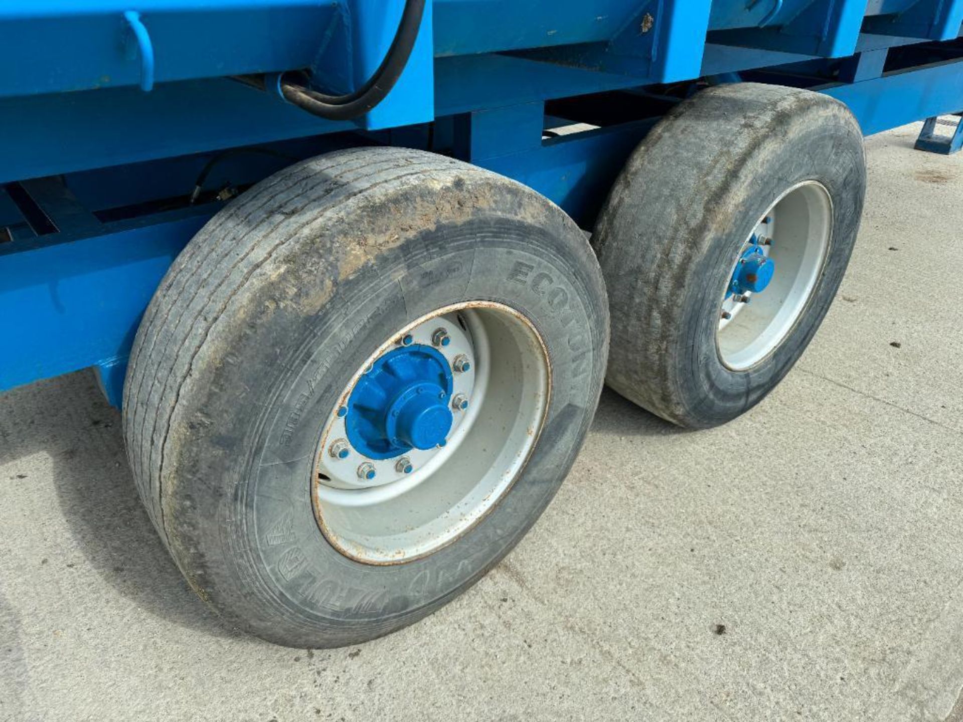 2010 Easterby ET14 15t twin axle grain trailer with sprung drawbar, hydraulic tailgate and grain chu - Image 10 of 14