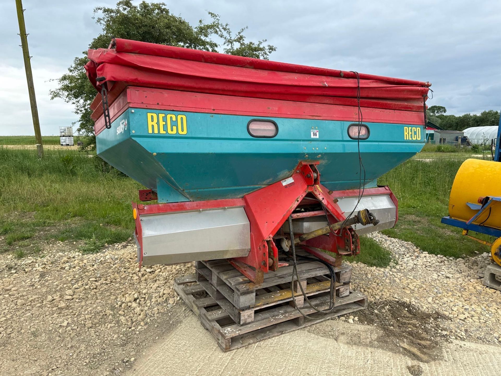 2004 RECO Sulky DPX Magnum 24m twin disc fertiliser spreader. Serial No: 04/MX03 121 NB: Manual in O