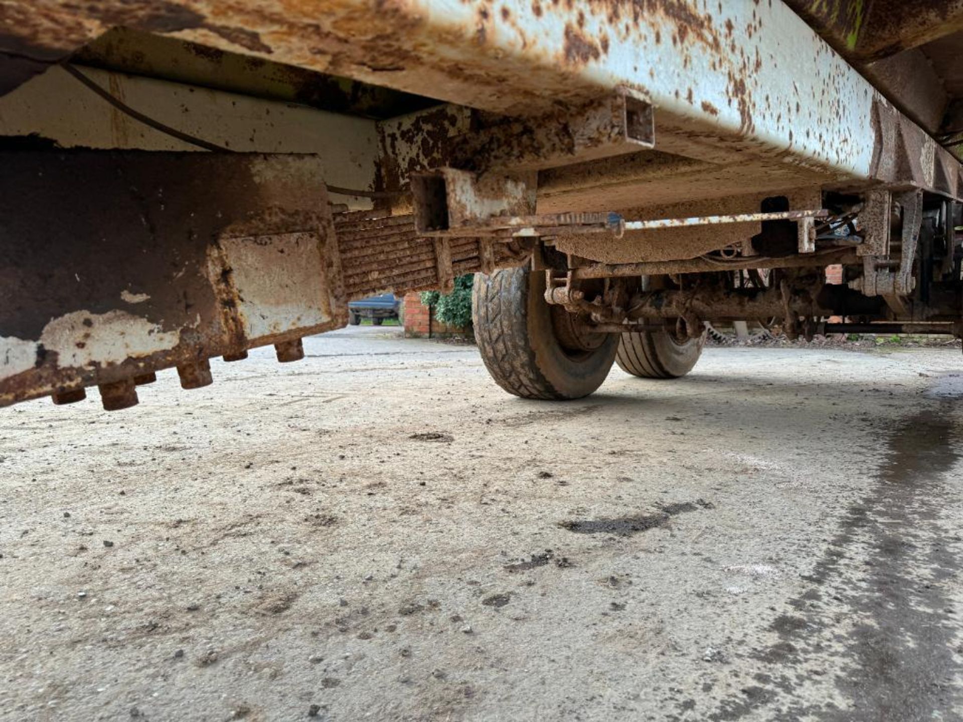 1993 Richard Weston 12t twin axle grain trailer with sprung drawbar, air brakes, hydraulic tailgate, - Image 6 of 17