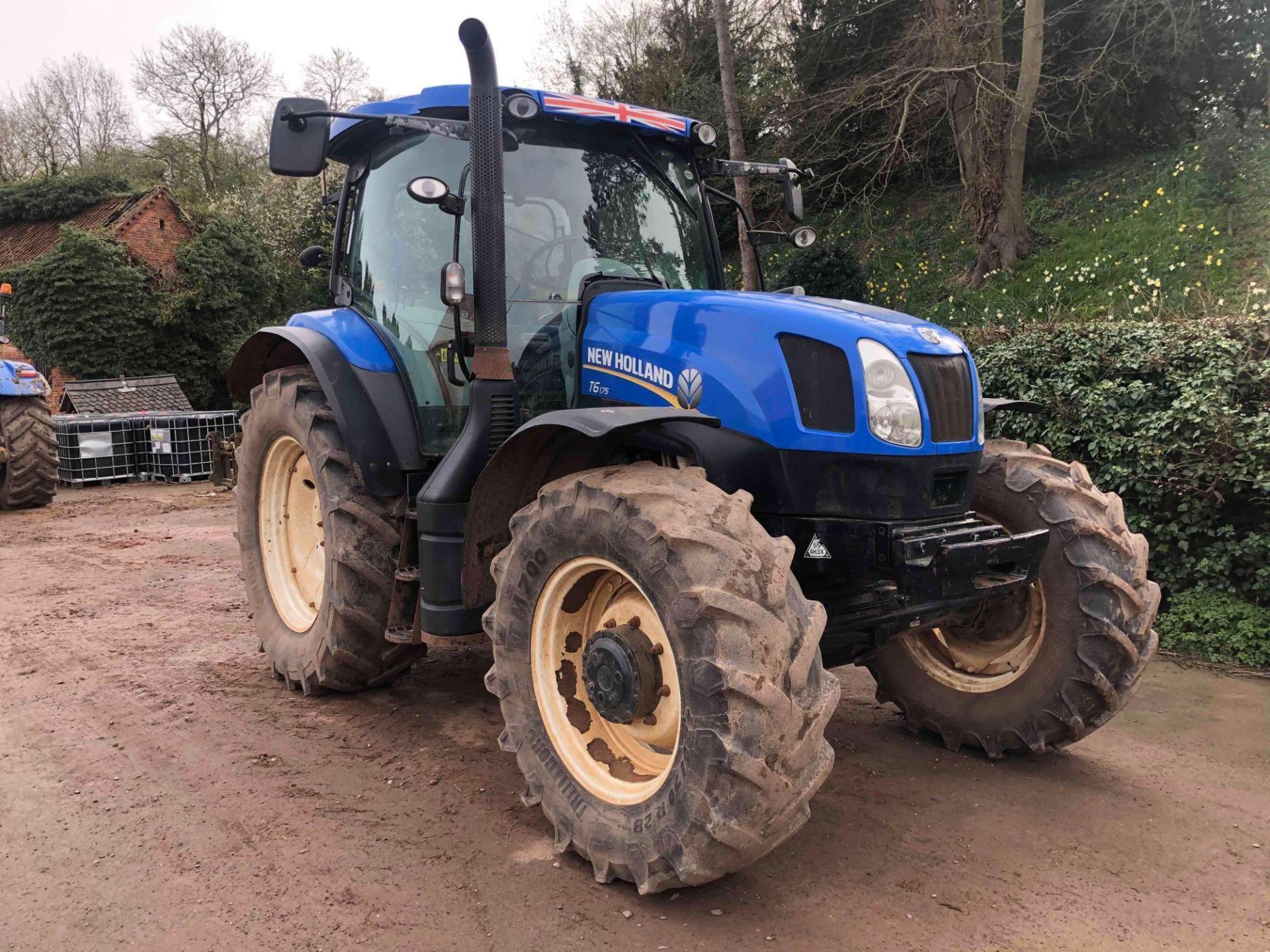 2013 New Holland T6.175 4wd tractor, 3 manual spools, air, on 420/70R28 front and 520/70R38 rear whe - Image 16 of 26