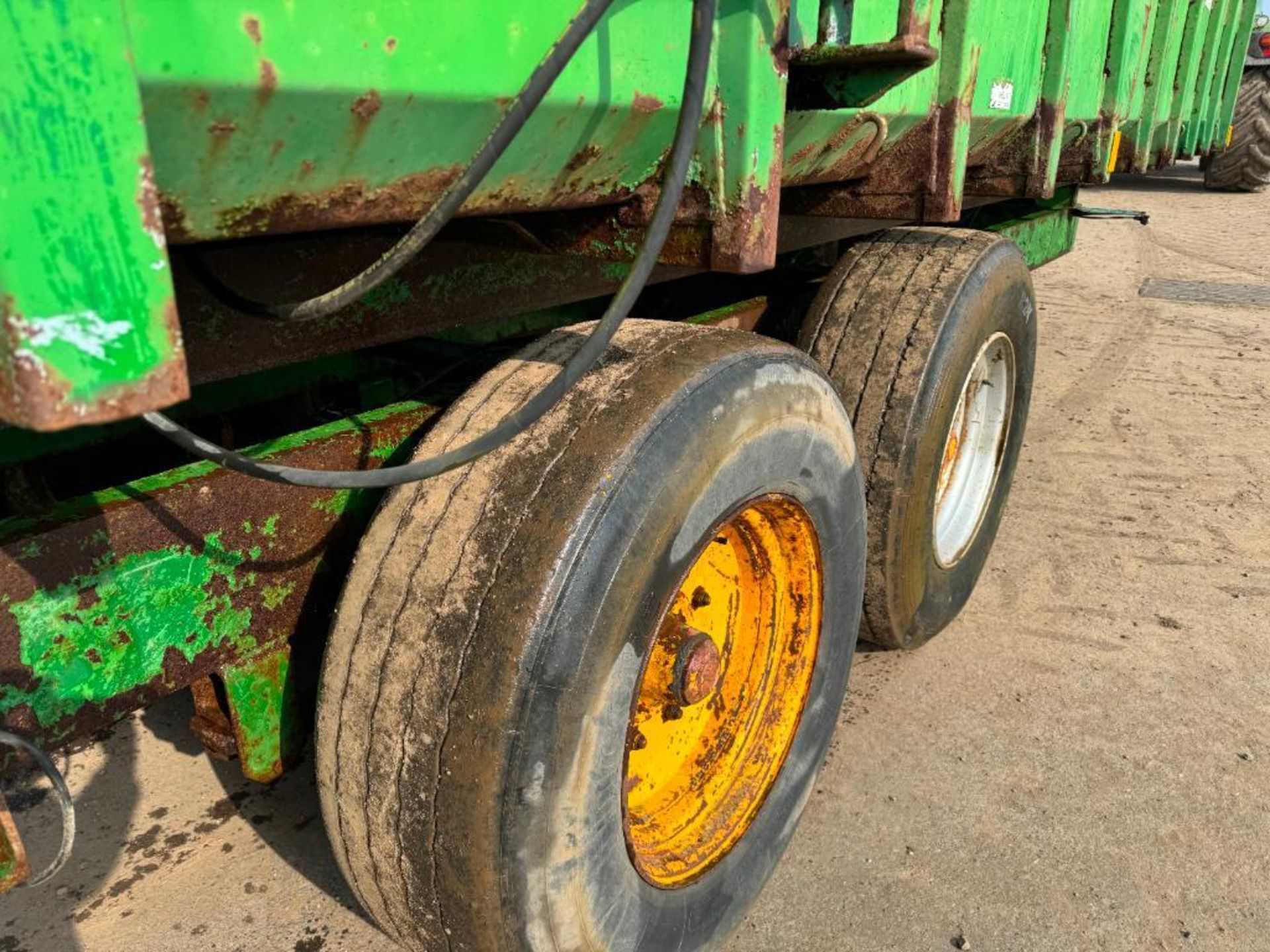 Easterby 10t twin axle root trailer with sprung drawbar, hydraulic tailgate and grain chute on 385/6 - Image 10 of 14