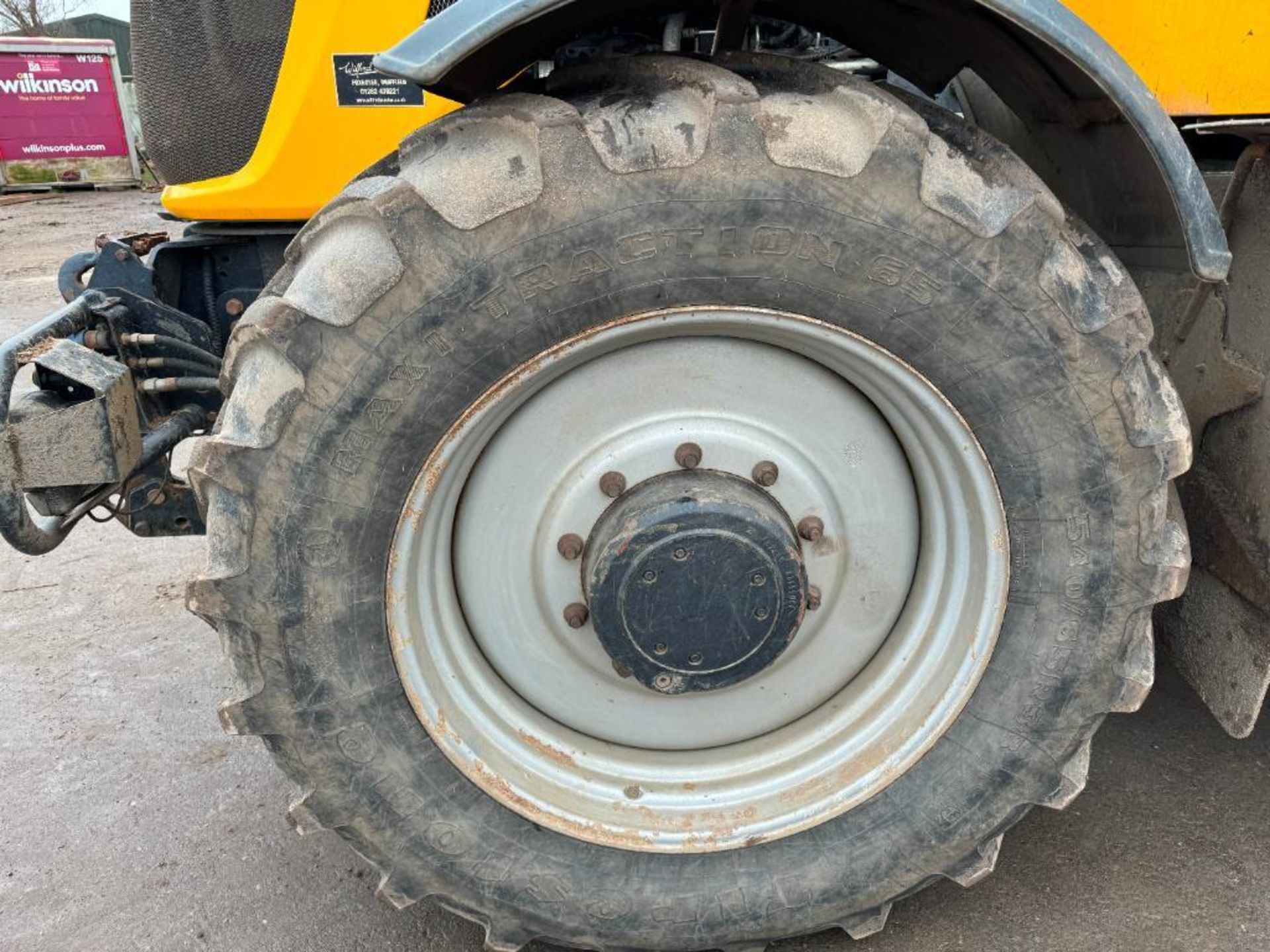 2006 JCB Fastrac 8250 Vario 65kph 4wd tractor with 4 electric spools, air brakes, front linkage and - Image 17 of 24