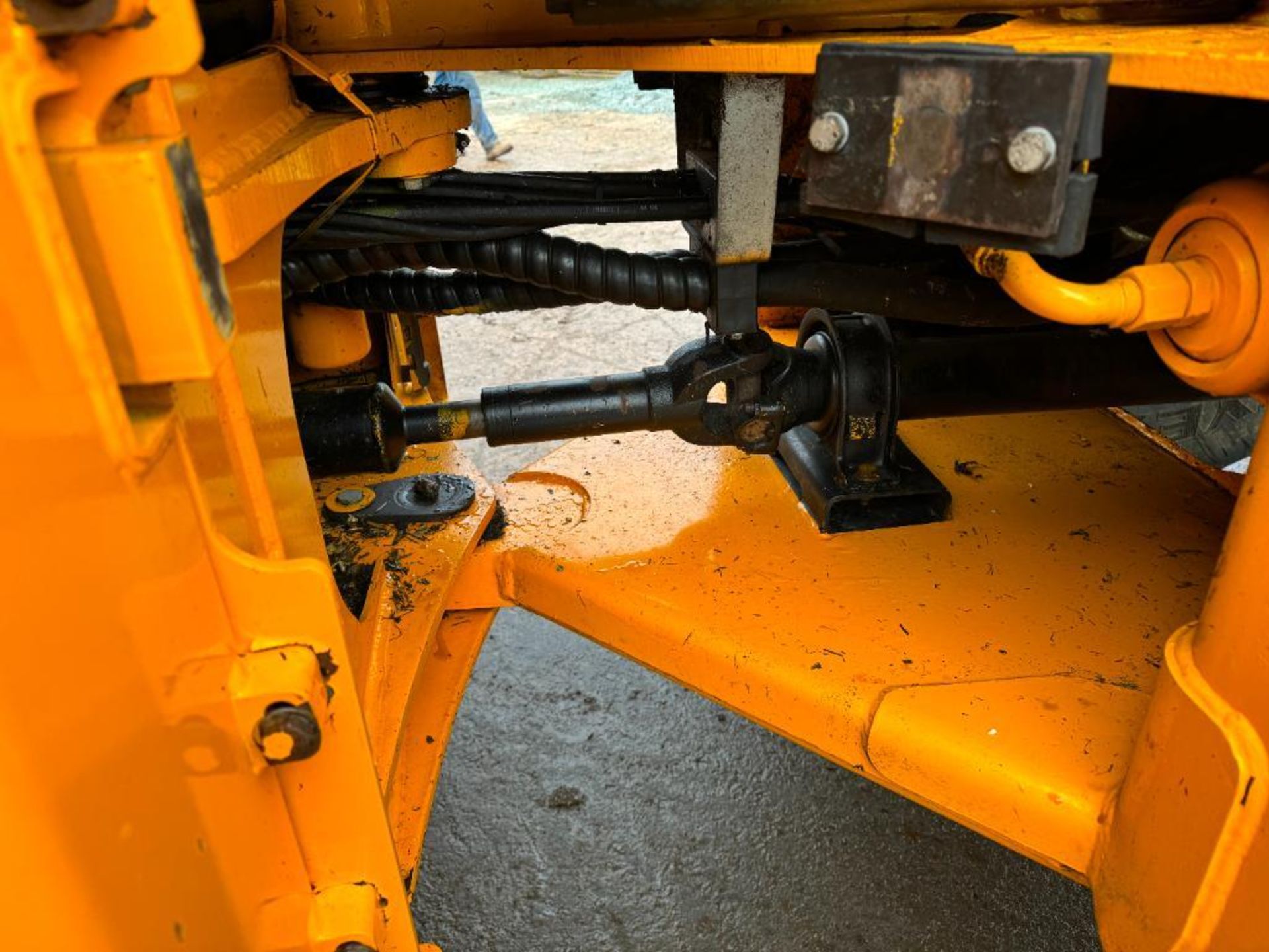 2014 JCB 418S T4i IIIB loading shovel with Volvo headstock on Goodyear 750/55R26 wheels and tyres. R - Image 9 of 20