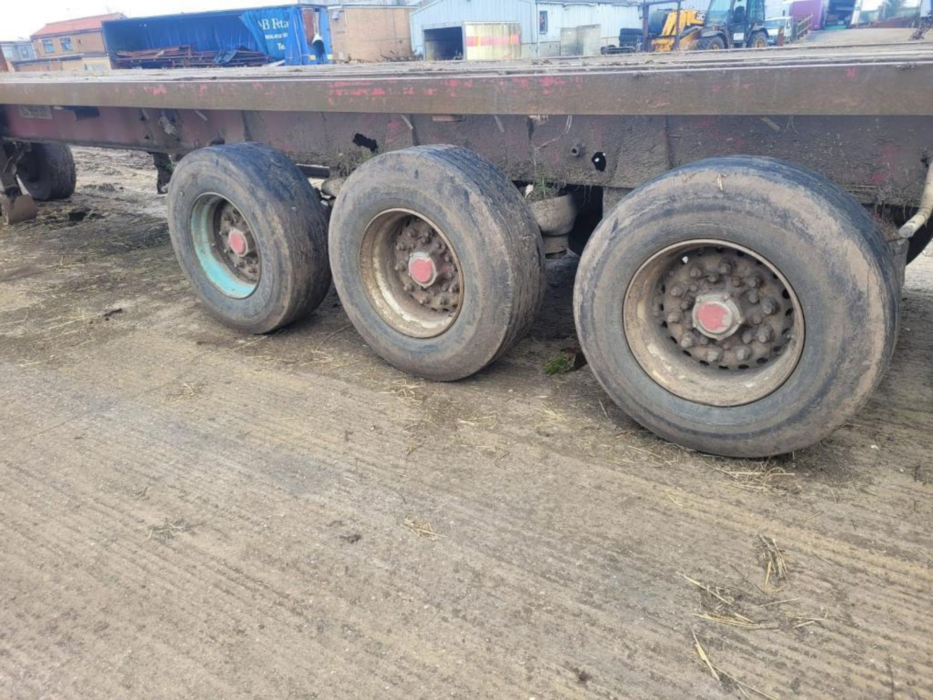 Tri-axle 45ft flat bed bale trailer with air brakes on 385/65R22.5 wheels and tyres with dolly - Image 6 of 7