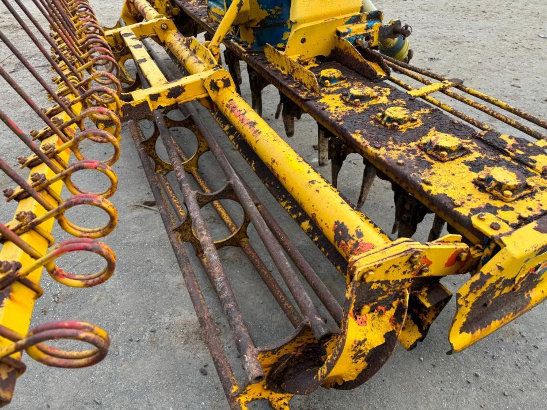 Falc 3m power harrow with rear crumbler roller, linkage mounted - Image 7 of 9