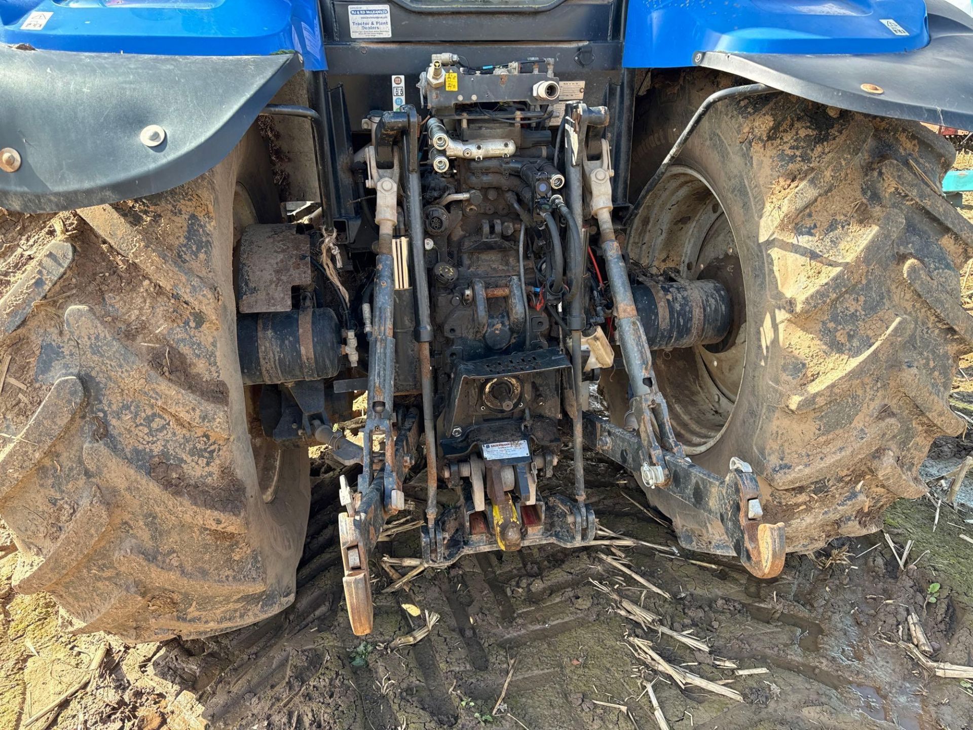 2013 New Holland T6.175 4wd tractor, 3 manual spools, air, on 420/70R28 front and 520/70R38 rear whe - Bild 25 aus 26