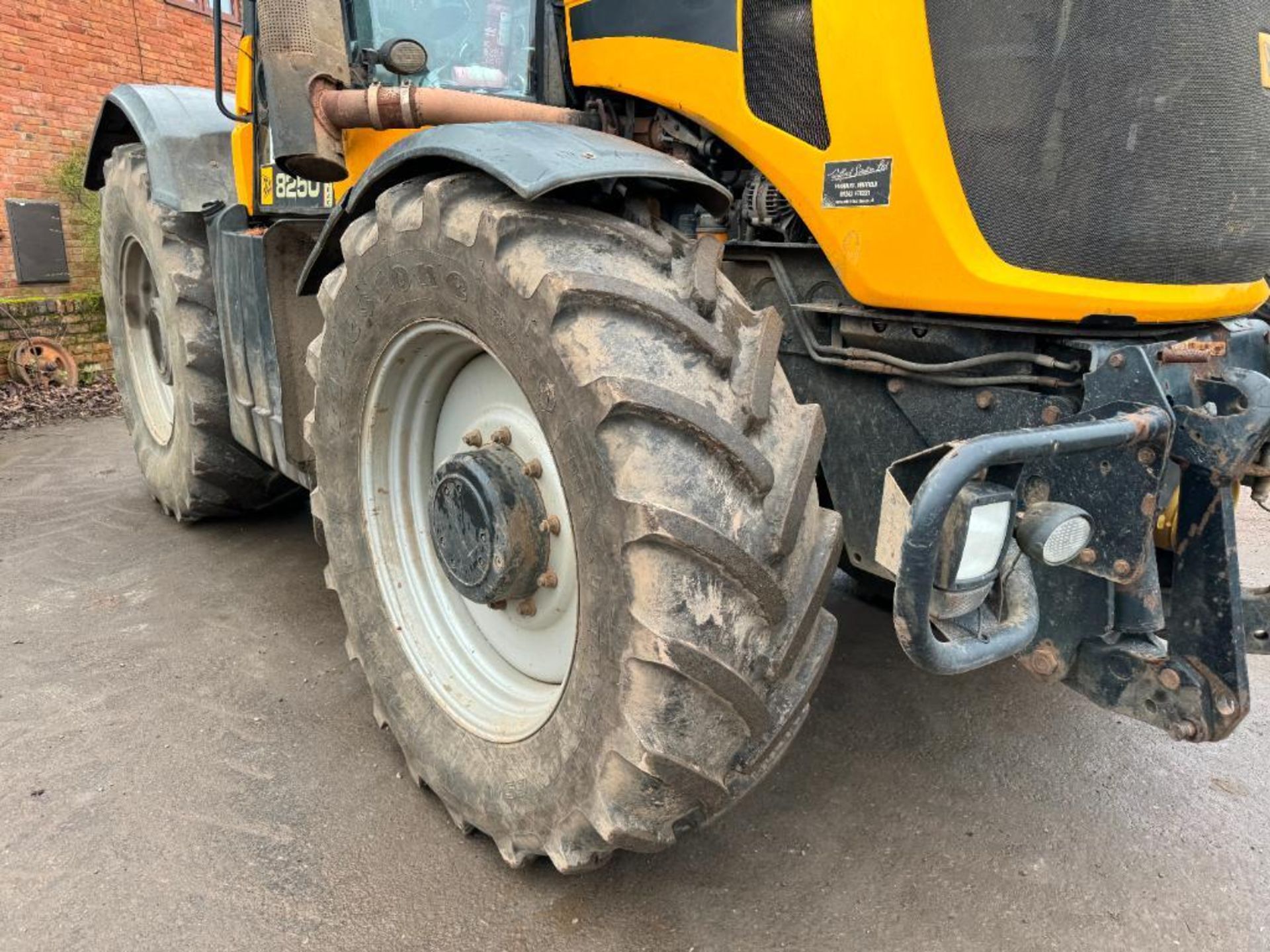 2006 JCB Fastrac 8250 Vario 65kph 4wd tractor with 4 electric spools, air brakes, front linkage and - Bild 9 aus 24