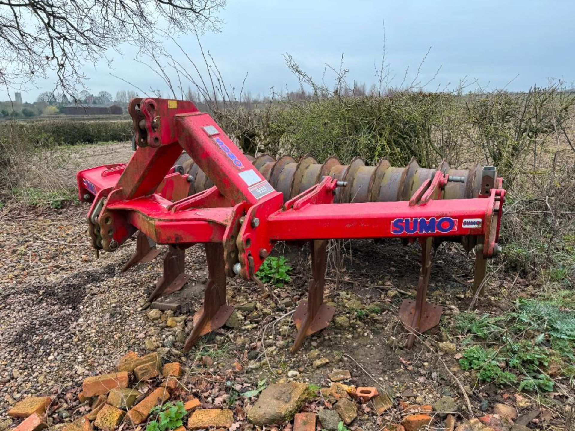 Sumo 5 leg subsoiler with rear packer, linkage mounted. Serial No: 09151 - Image 9 of 9